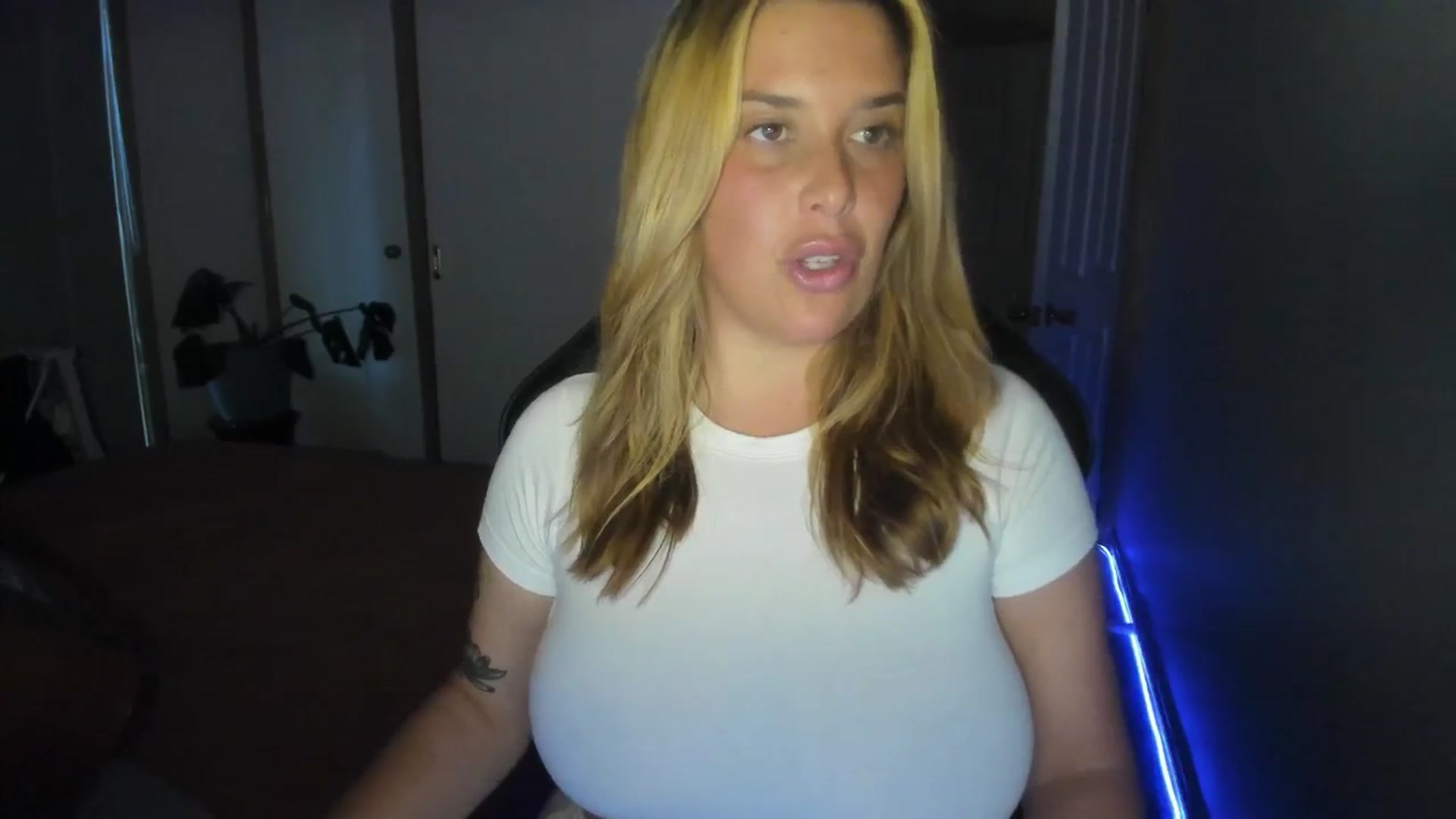 Gallery image thumbnail from HoneyTits_'s myfreecams stream on, 07/10/2024, 07:03 image 17 of 20