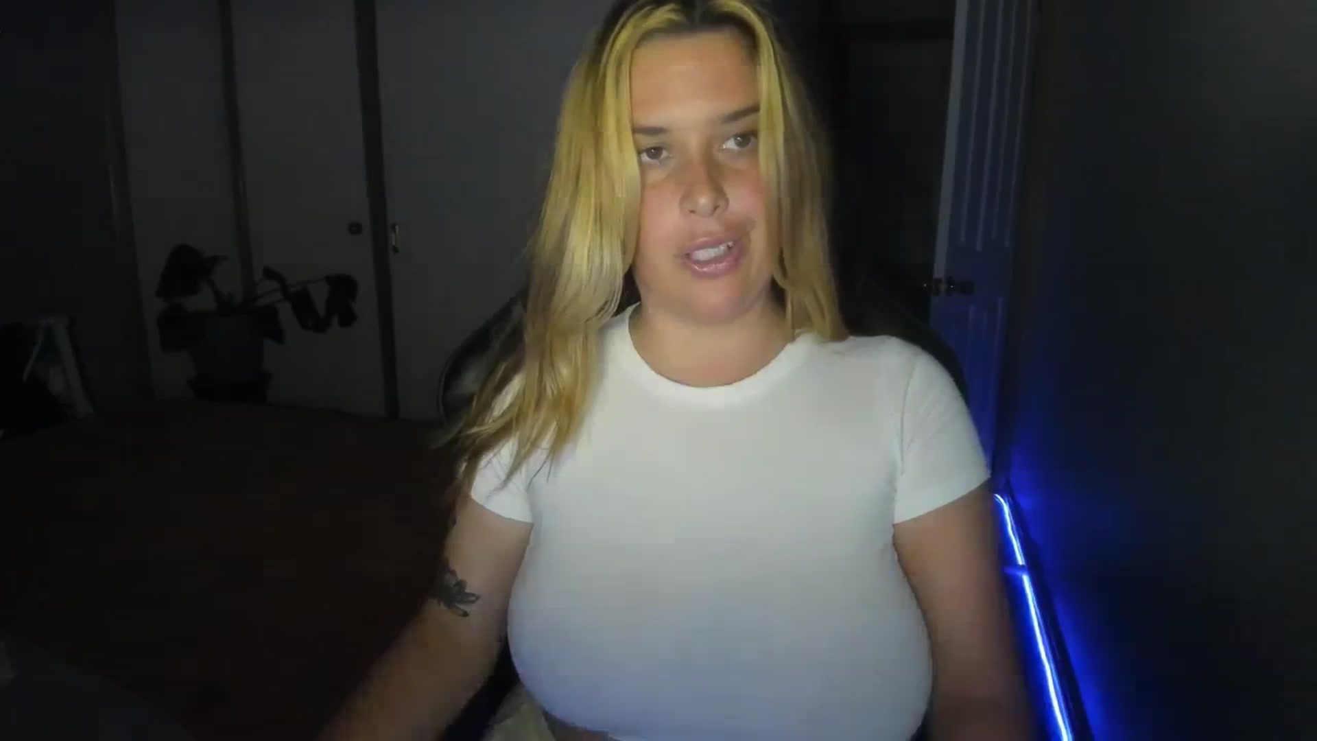 Gallery image thumbnail from HoneyTits_'s myfreecams stream on, 07/10/2024, 08:01 image 15 of 20