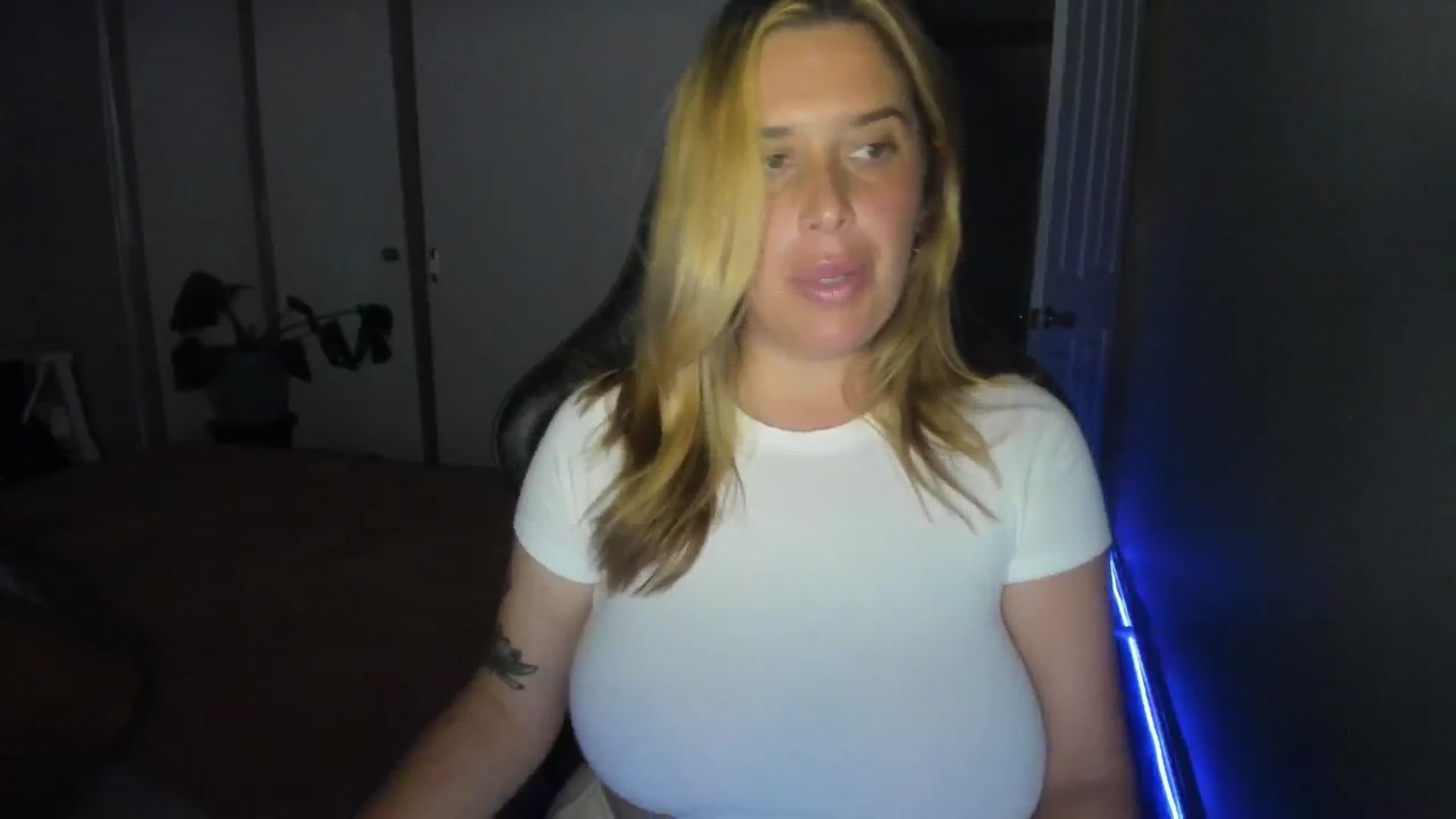 Gallery image thumbnail from HoneyTits_'s myfreecams stream on, 07/10/2024, 08:01 image 5 of 20