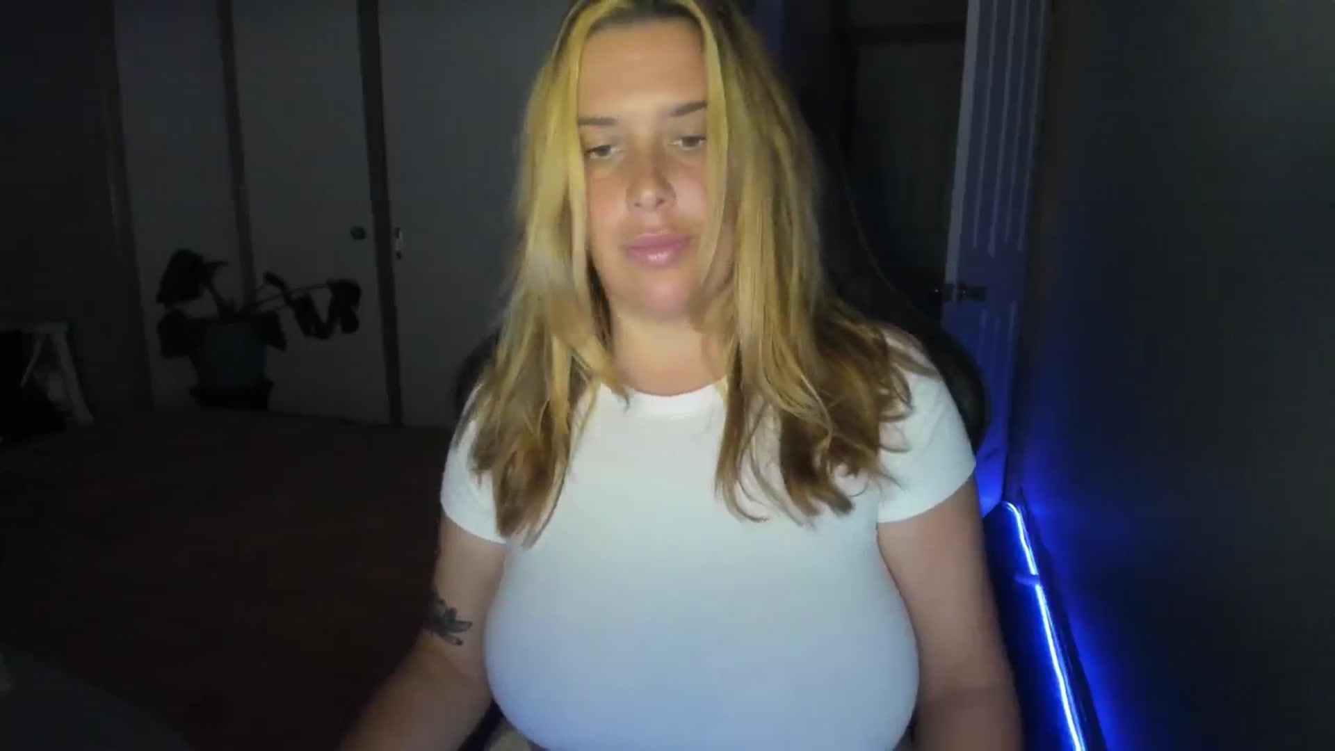 Gallery image thumbnail from HoneyTits_'s myfreecams stream on, 07/10/2024, 08:01 image 14 of 20