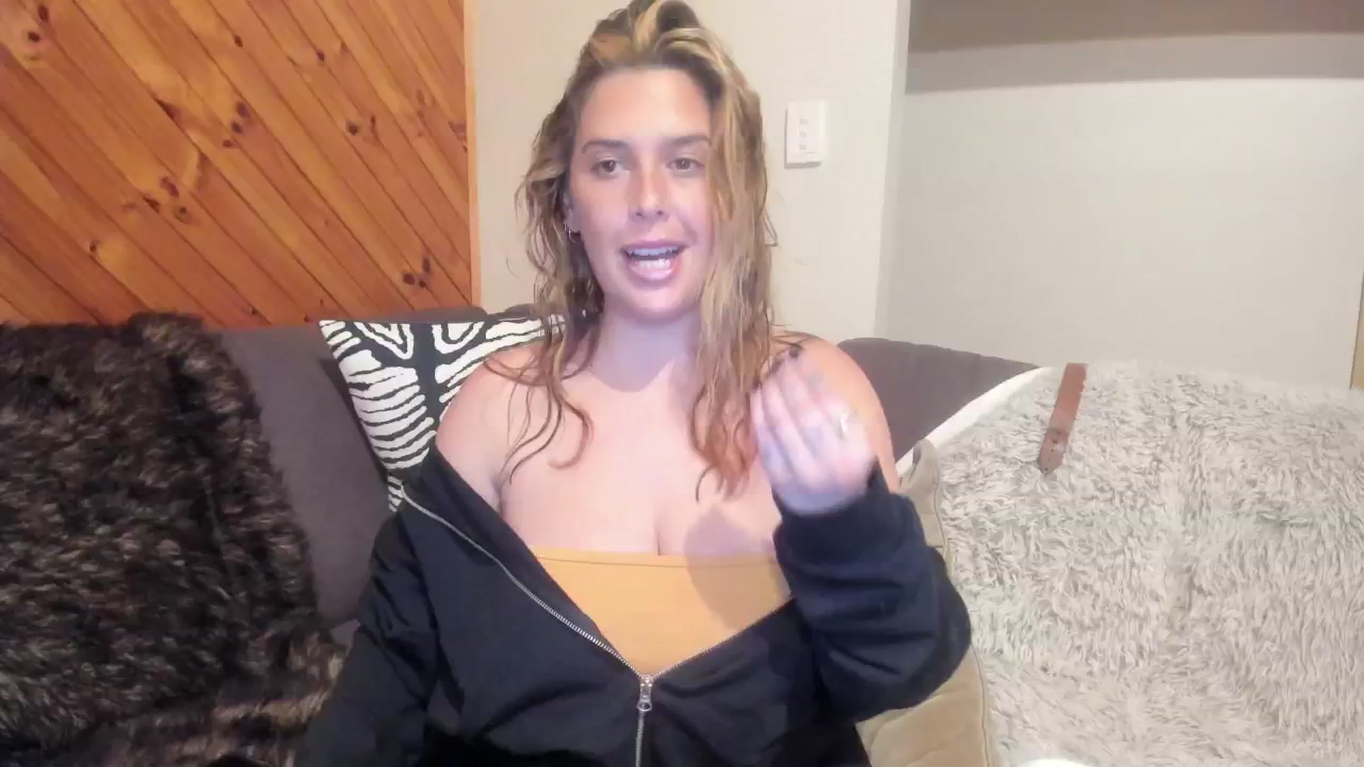 Gallery image thumbnail from HoneyTits_'s myfreecams stream on, 07/12/2024, 09:13 image 2 of 20