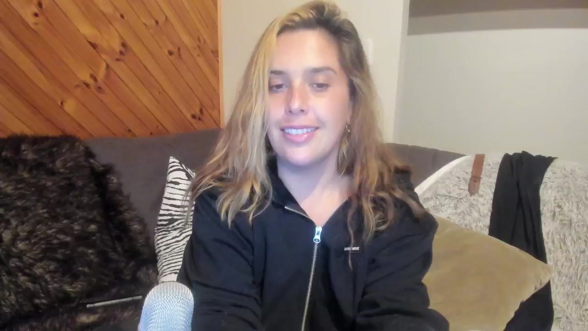 Gallery image thumbnail from HoneyTits_'s myfreecams stream on, 07/12/2024, 10:59 image 1 of 20