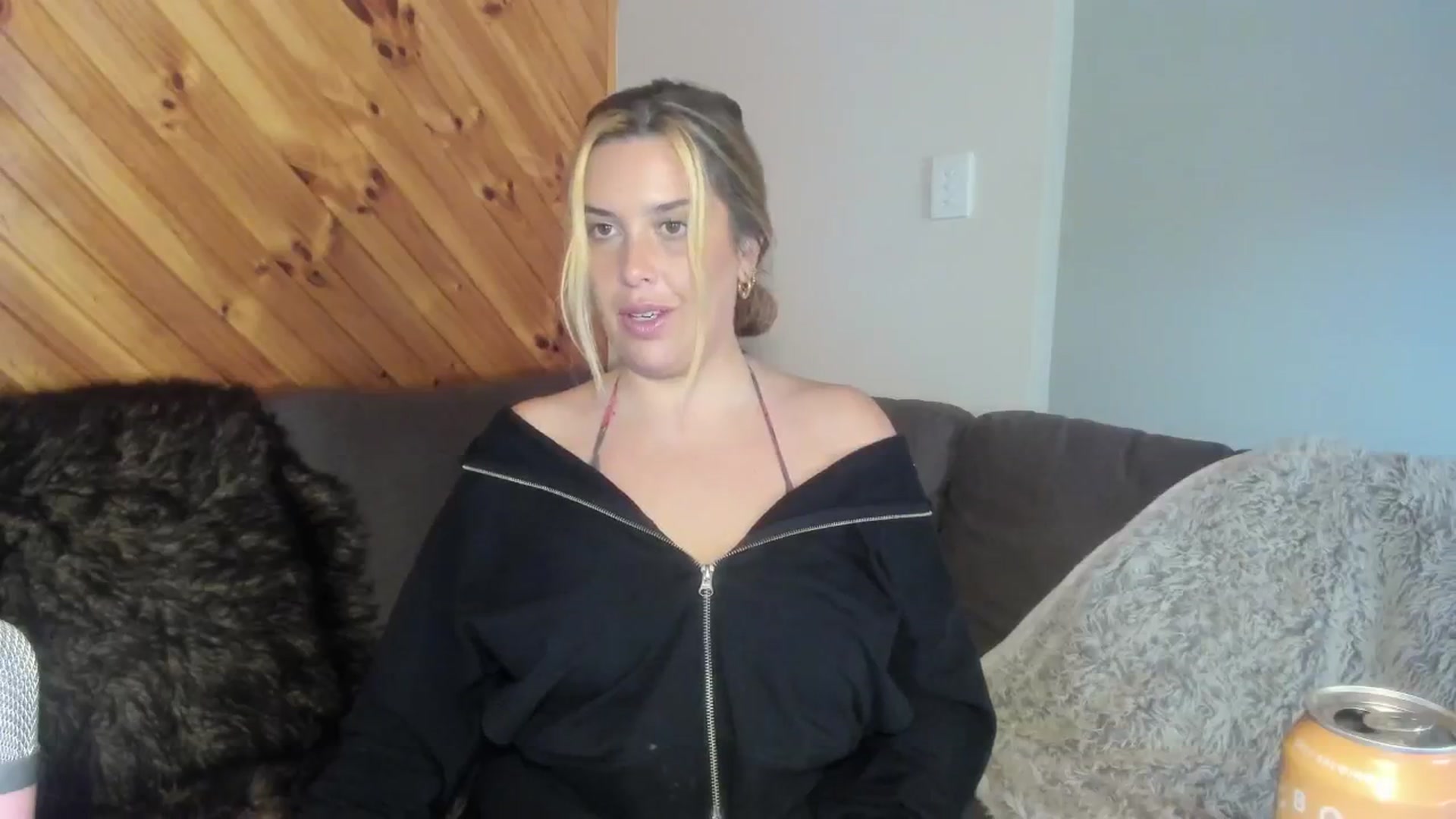 Gallery image thumbnail from HoneyTits_'s myfreecams stream on, 07/13/2024, 06:27 image 8 of 20