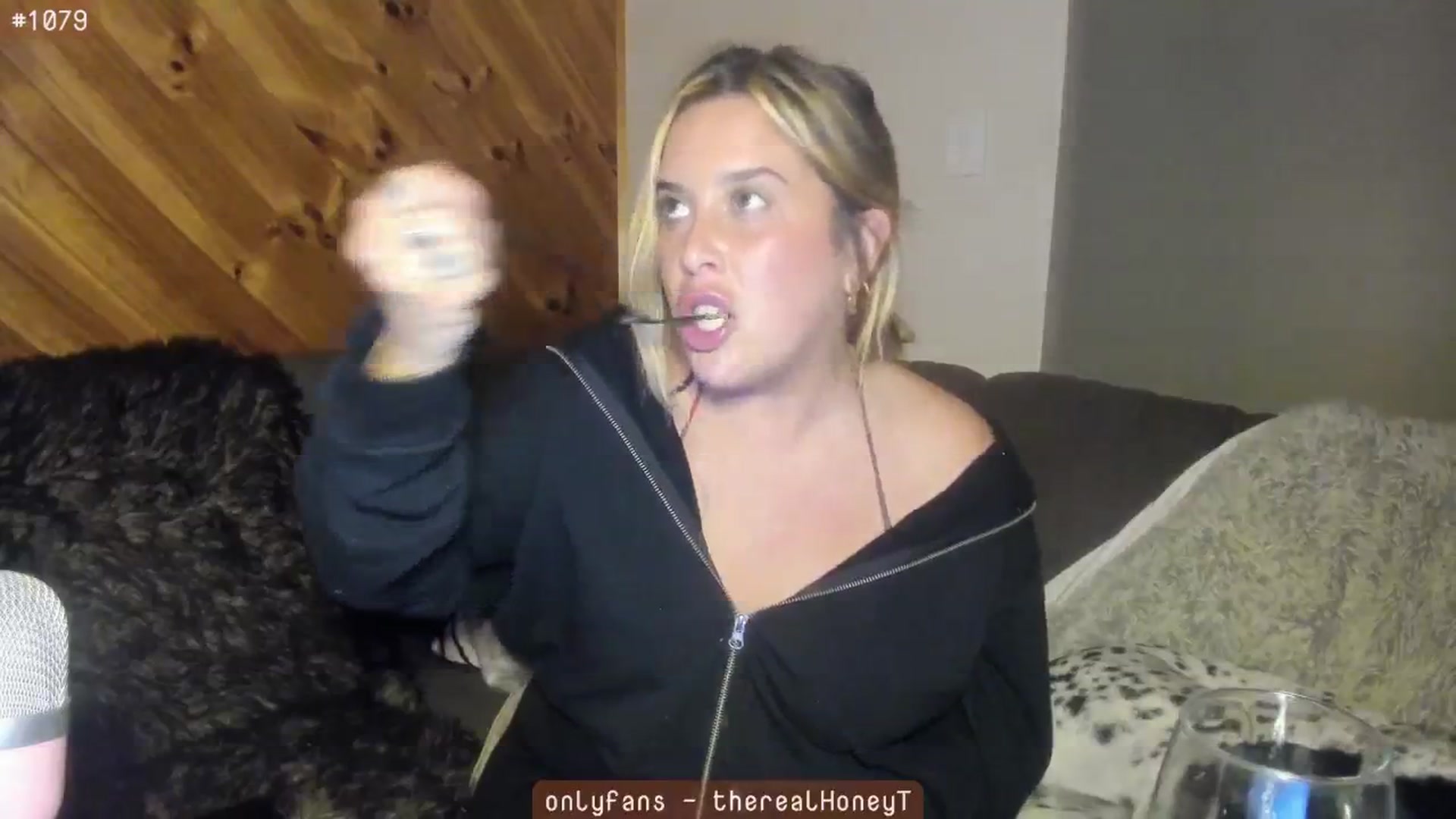 Gallery image thumbnail from HoneyTits_'s myfreecams stream on, 07/13/2024, 07:54 image 10 of 20