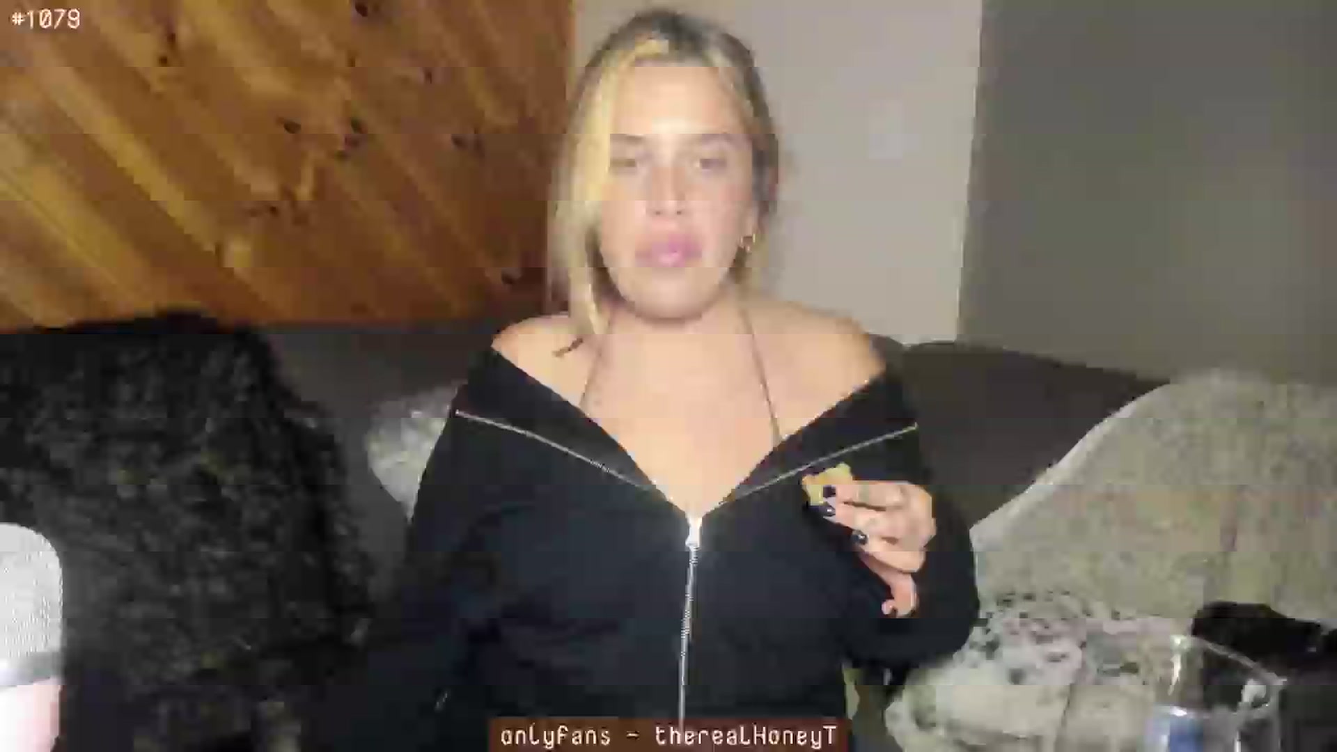 Gallery image thumbnail from HoneyTits_'s myfreecams stream on, 07/13/2024, 07:54 image 11 of 20