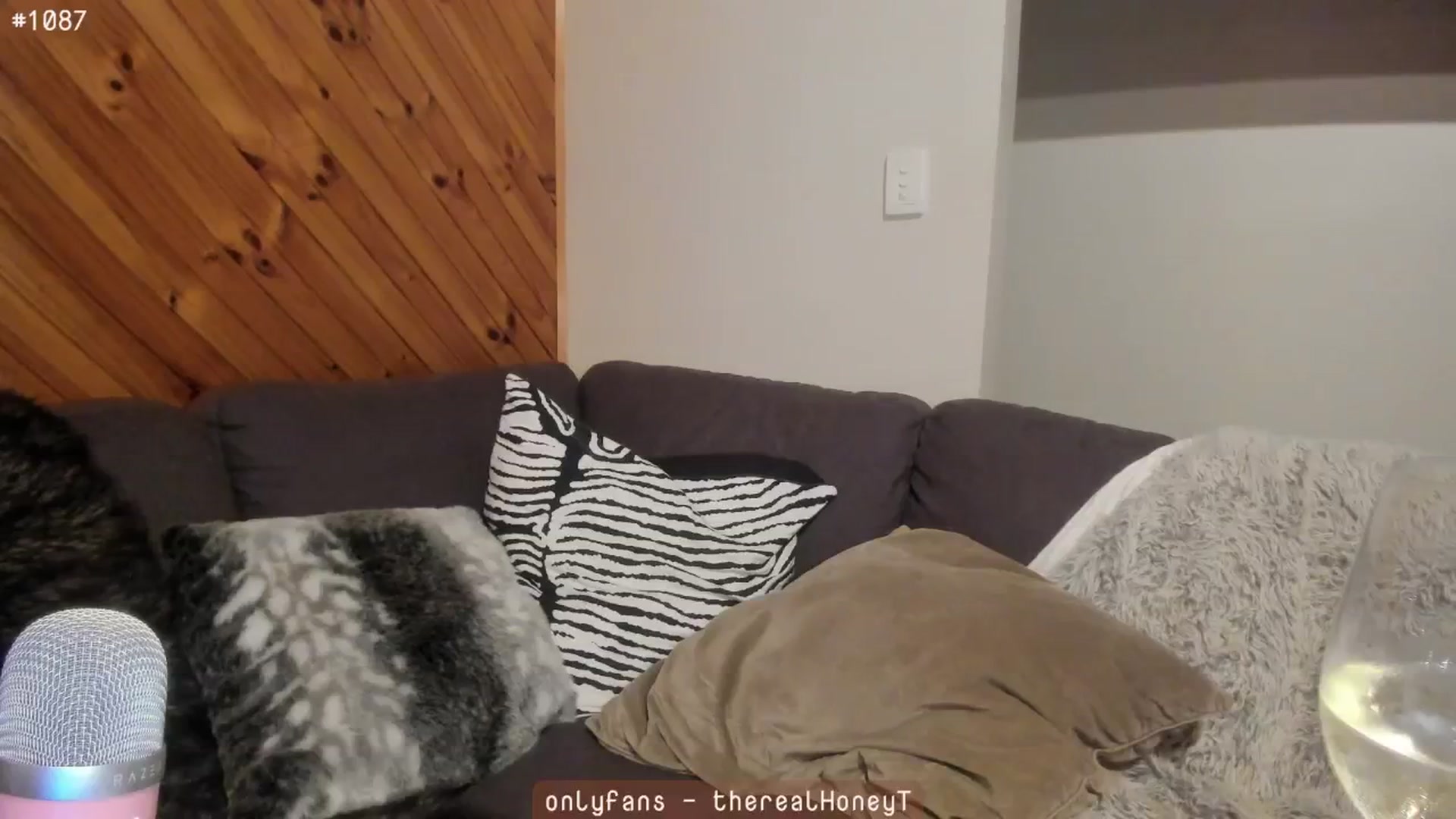 Gallery image thumbnail from HoneyTits_'s myfreecams stream on, 07/14/2024, 08:07 image 9 of 20