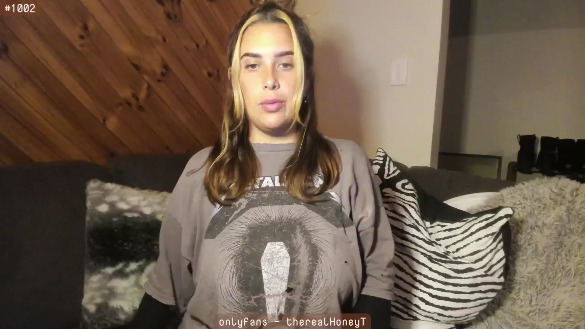 Gallery image thumbnail from HoneyTits_'s myfreecams stream on, 07/23/2024, 08:37 image 8 of 20