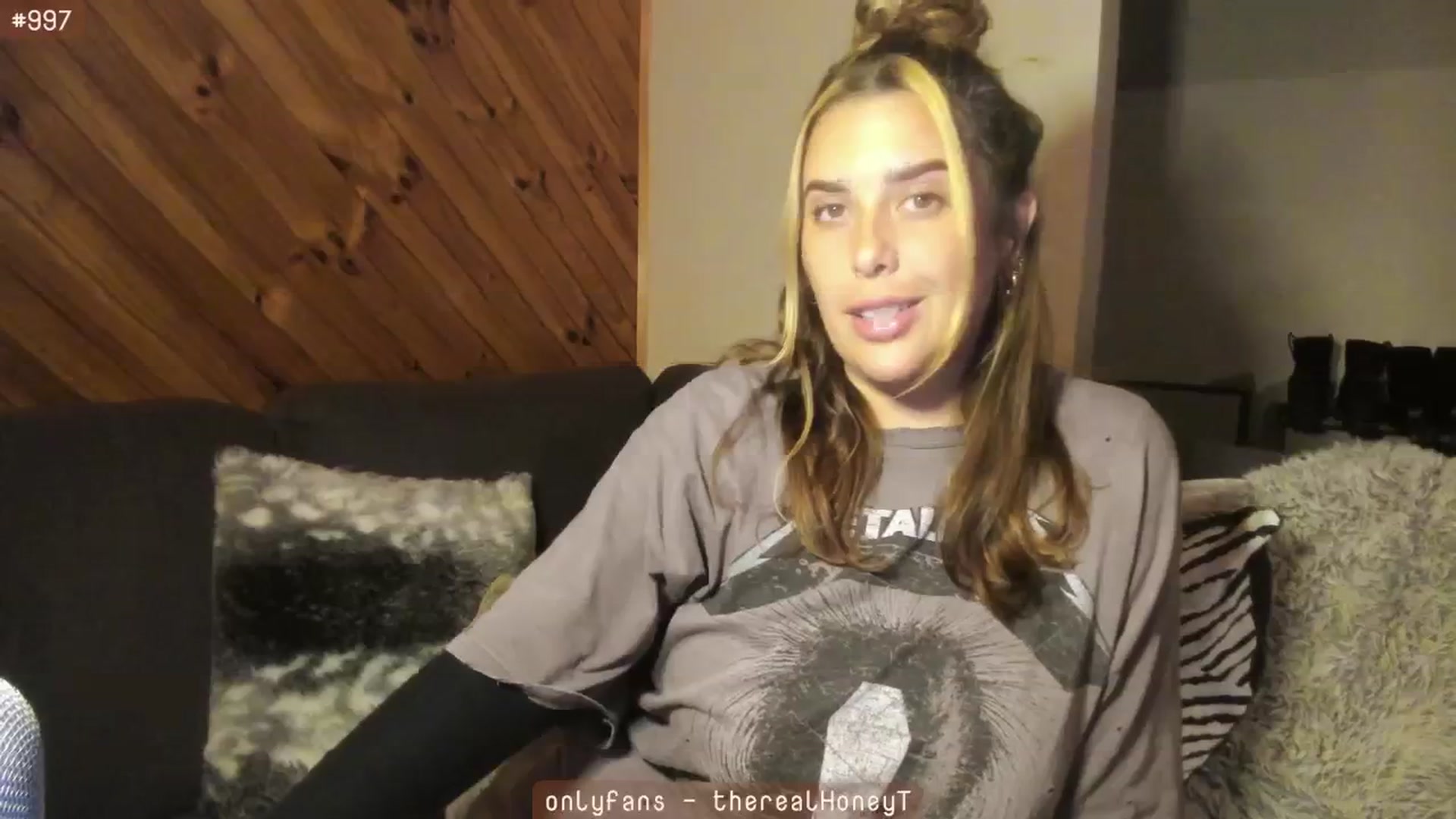 Gallery image thumbnail from HoneyTits_'s myfreecams stream on, 07/23/2024, 08:37 image 18 of 20