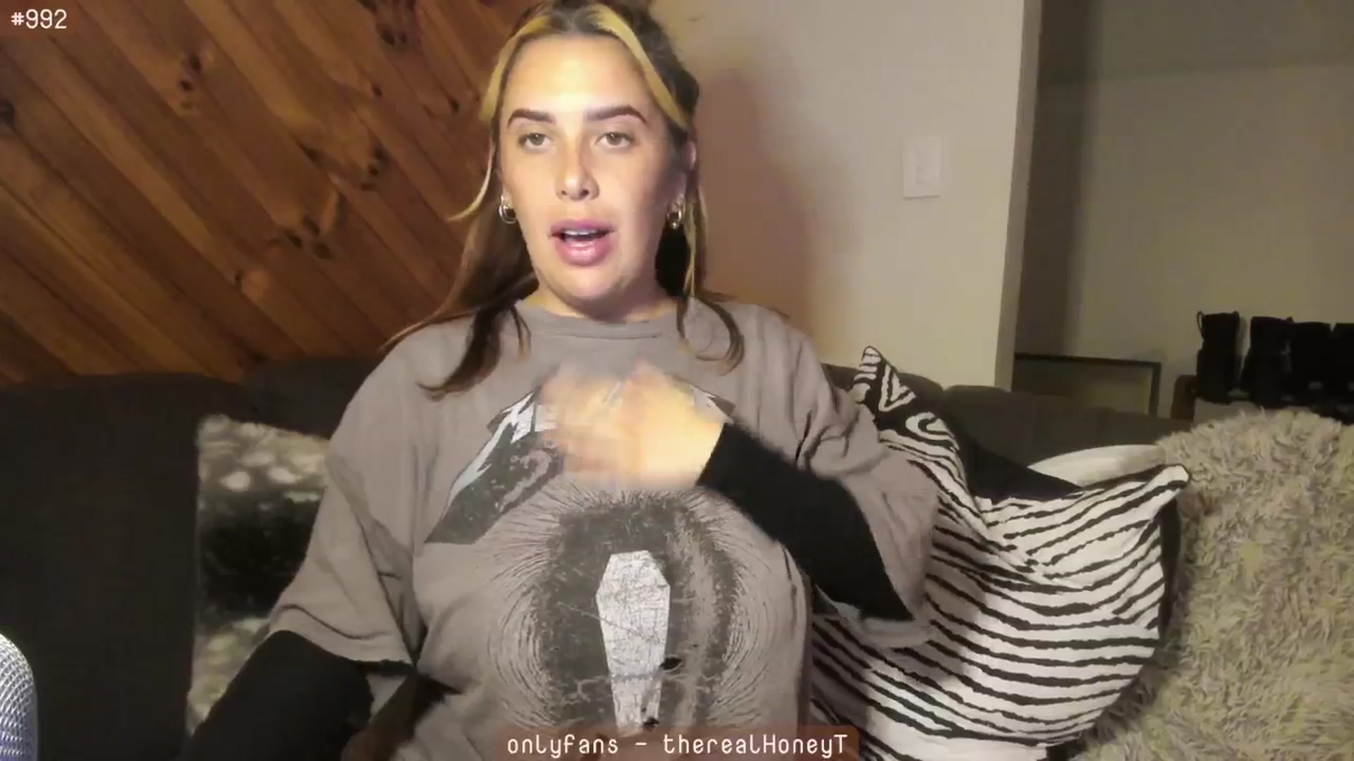 Gallery image thumbnail from HoneyTits_'s myfreecams stream on, 07/23/2024, 10:31 image 5 of 20