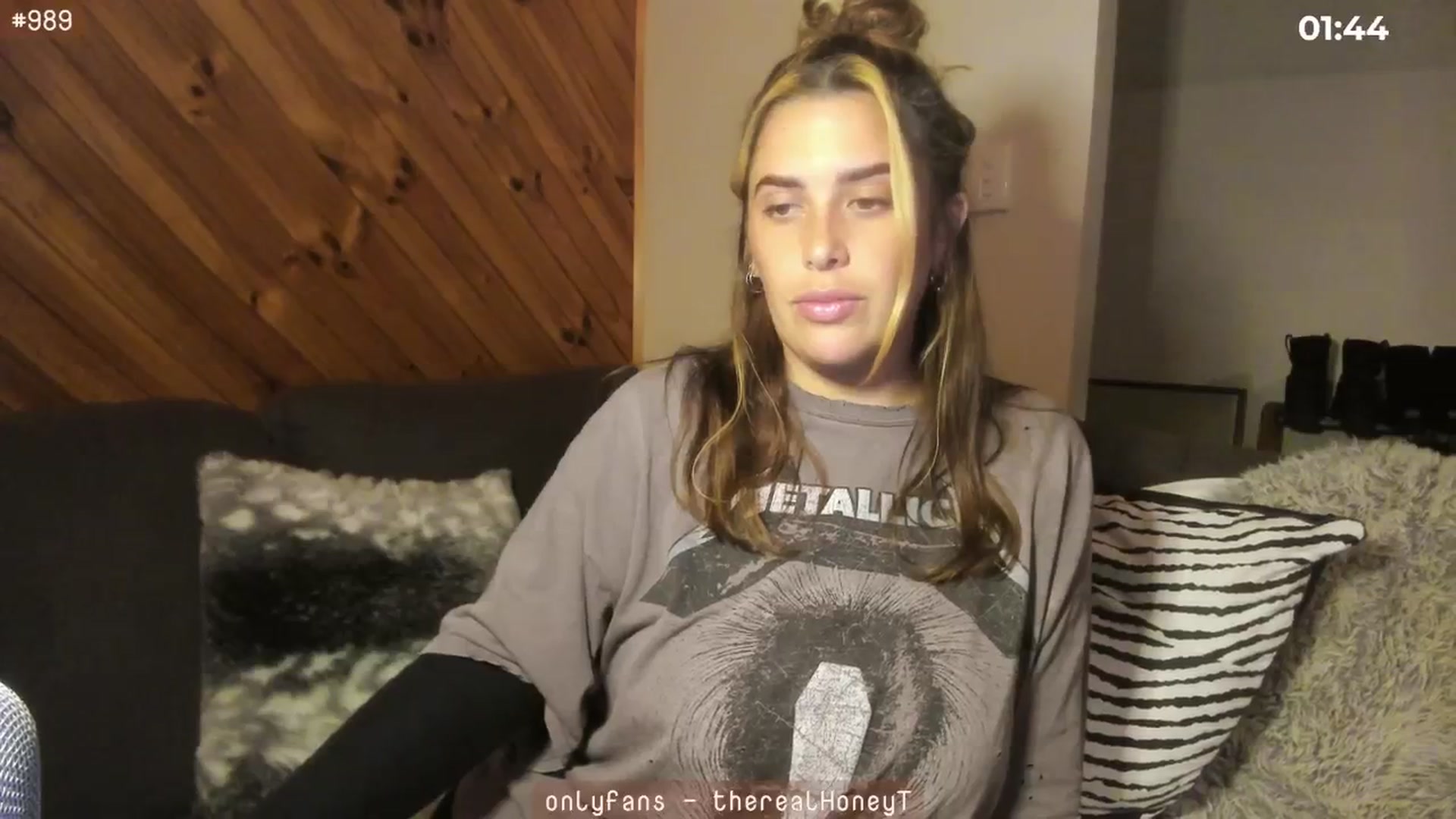 Gallery image thumbnail from HoneyTits_'s myfreecams stream on, 07/23/2024, 10:31 image 17 of 20