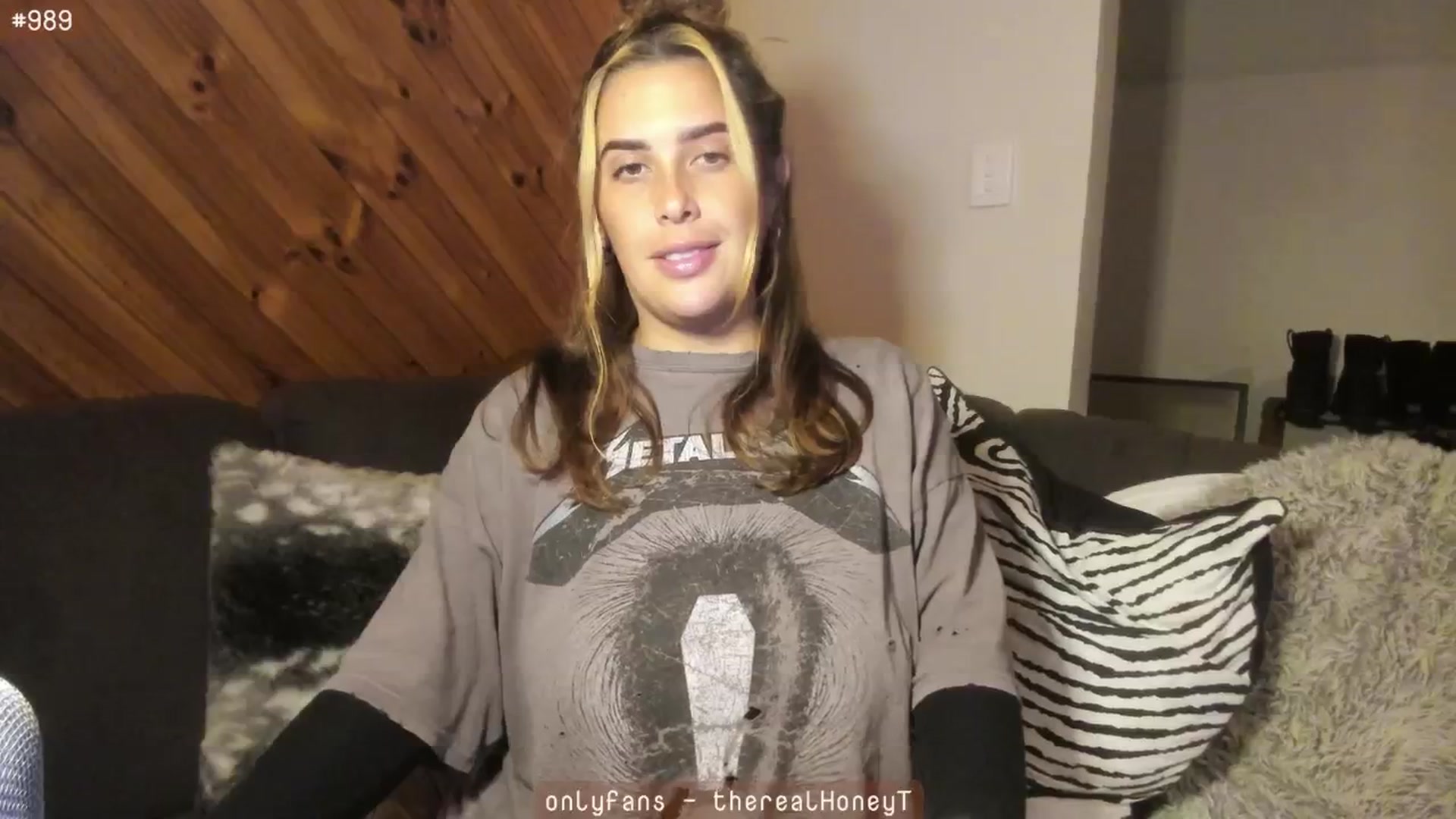 Gallery image thumbnail from HoneyTits_'s myfreecams stream on, 07/23/2024, 10:31 image 12 of 20