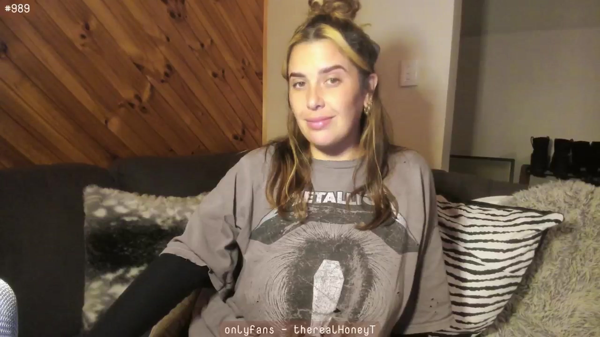 Gallery image thumbnail from HoneyTits_'s myfreecams stream on, 07/23/2024, 10:31 image 16 of 20
