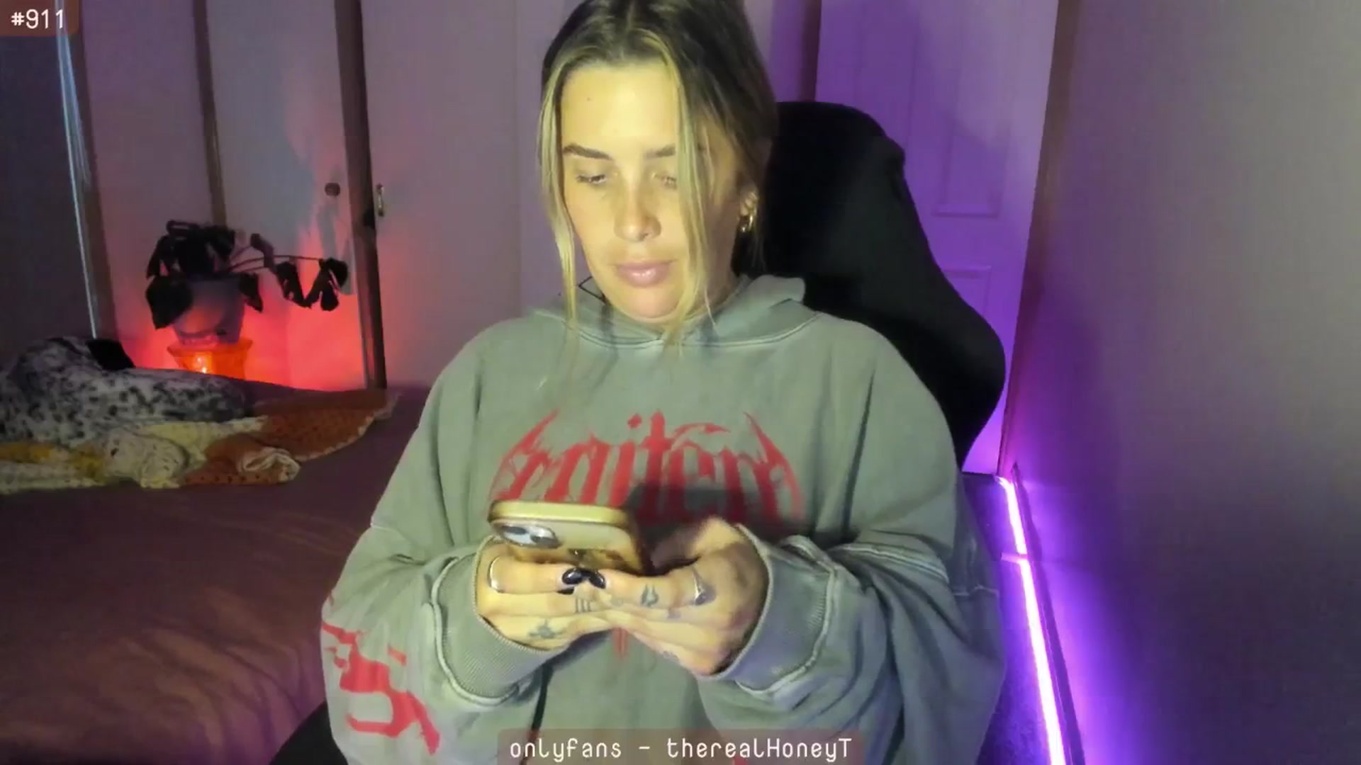 Gallery image thumbnail from HoneyTits_'s myfreecams stream on, 07/30/2024, 07:44 image 8 of 20