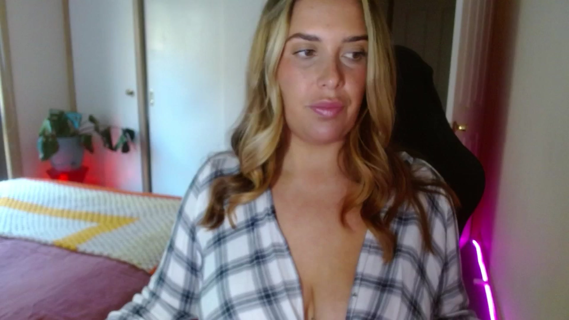 Gallery image thumbnail from HoneyTits_'s myfreecams stream on, 07/31/2024, 06:52 image 13 of 20