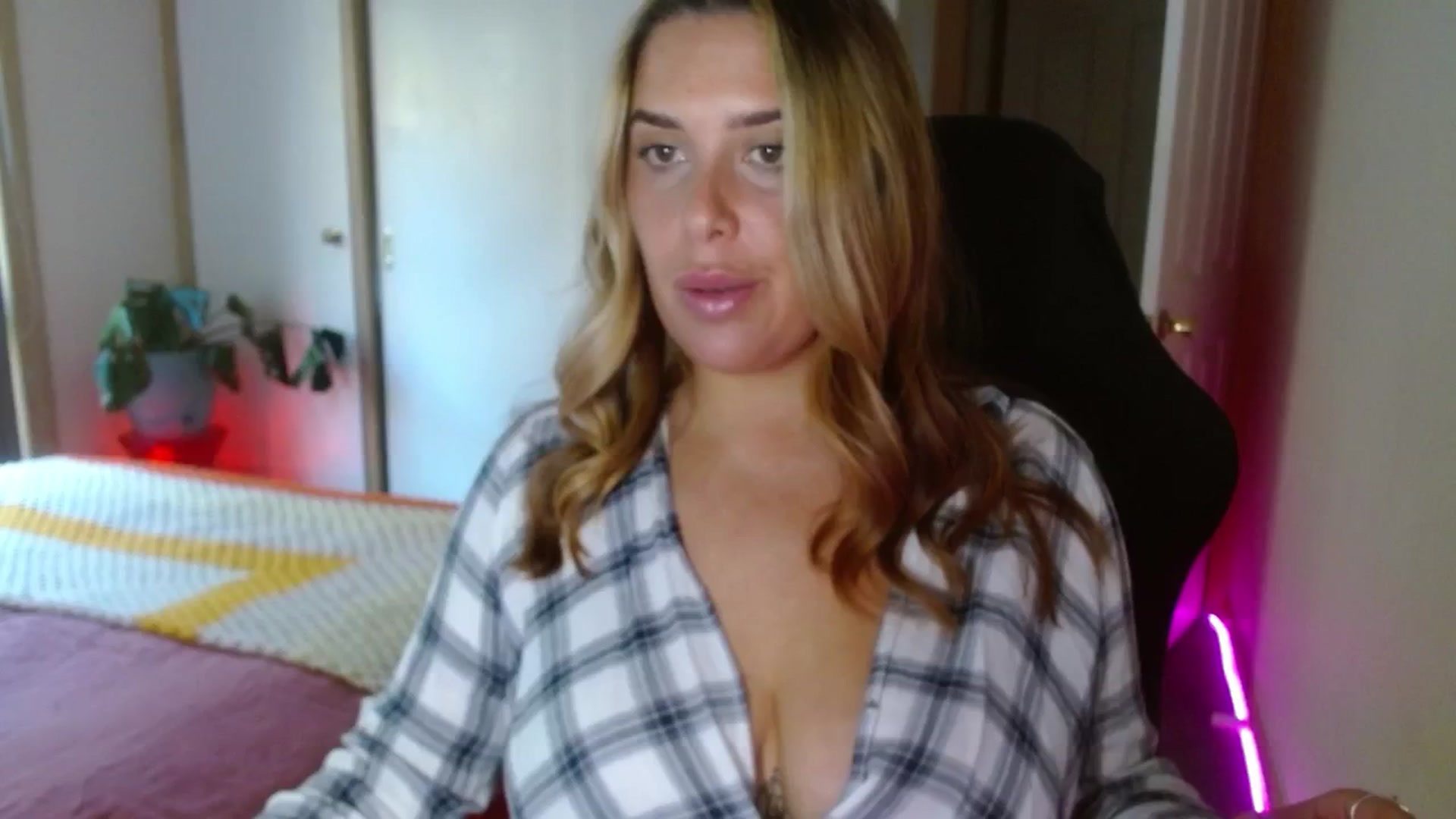 Gallery image thumbnail from HoneyTits_'s myfreecams stream on, 07/31/2024, 06:52 image 18 of 20