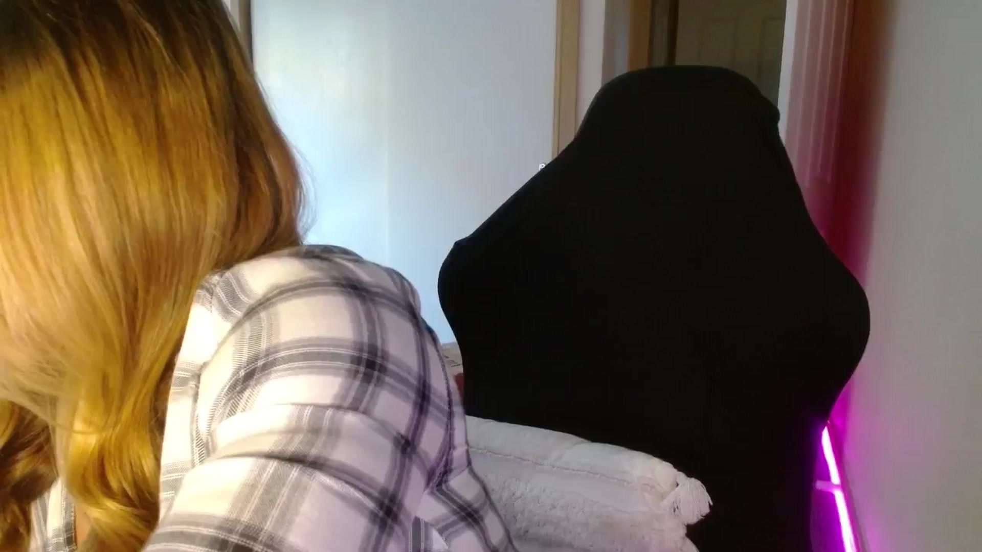 Gallery image thumbnail from HoneyTits_'s myfreecams stream on, 07/31/2024, 07:43 image 1 of 20