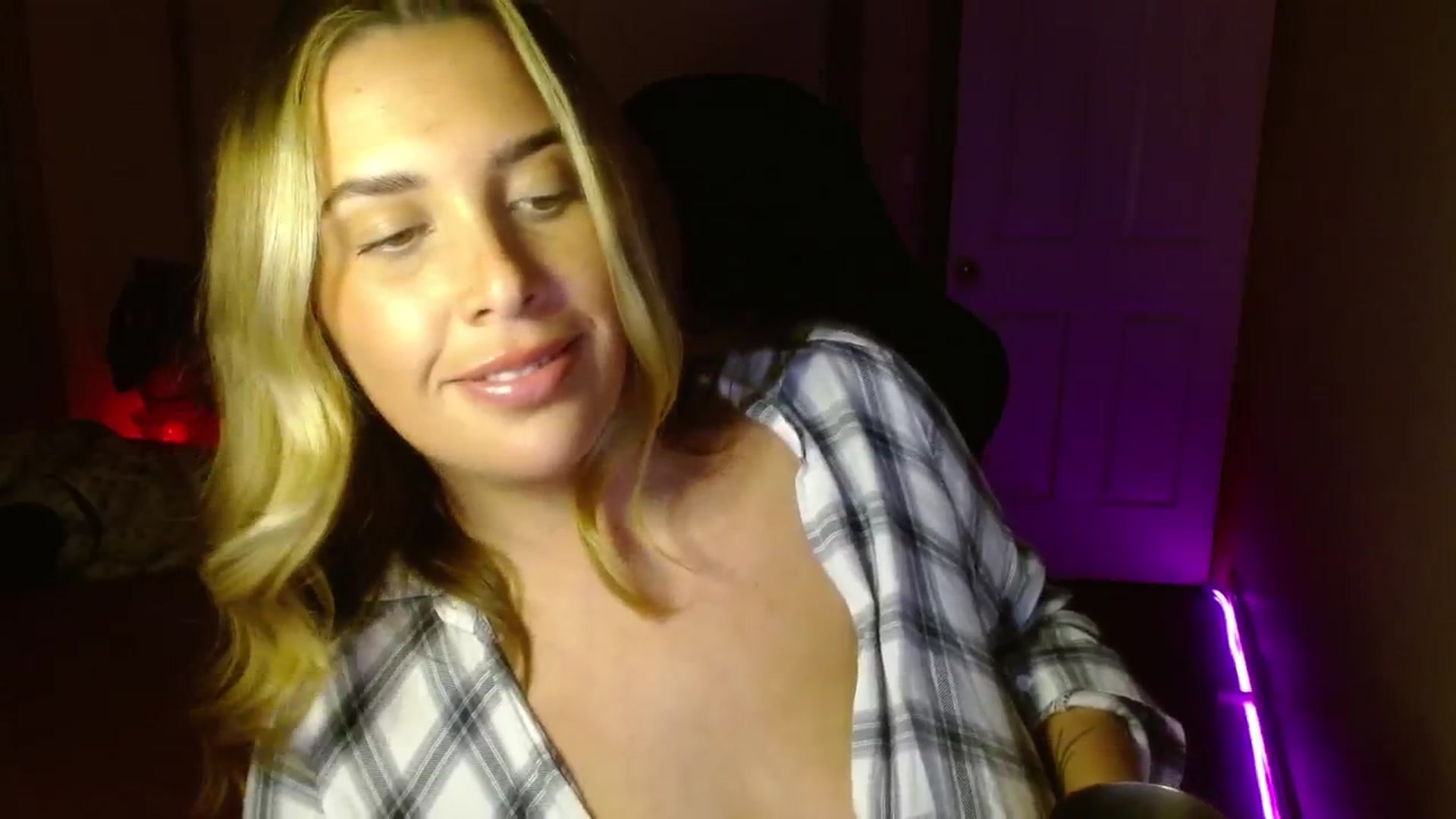 Gallery image thumbnail from HoneyTits_'s myfreecams stream on, 07/31/2024, 09:51 image 5 of 20
