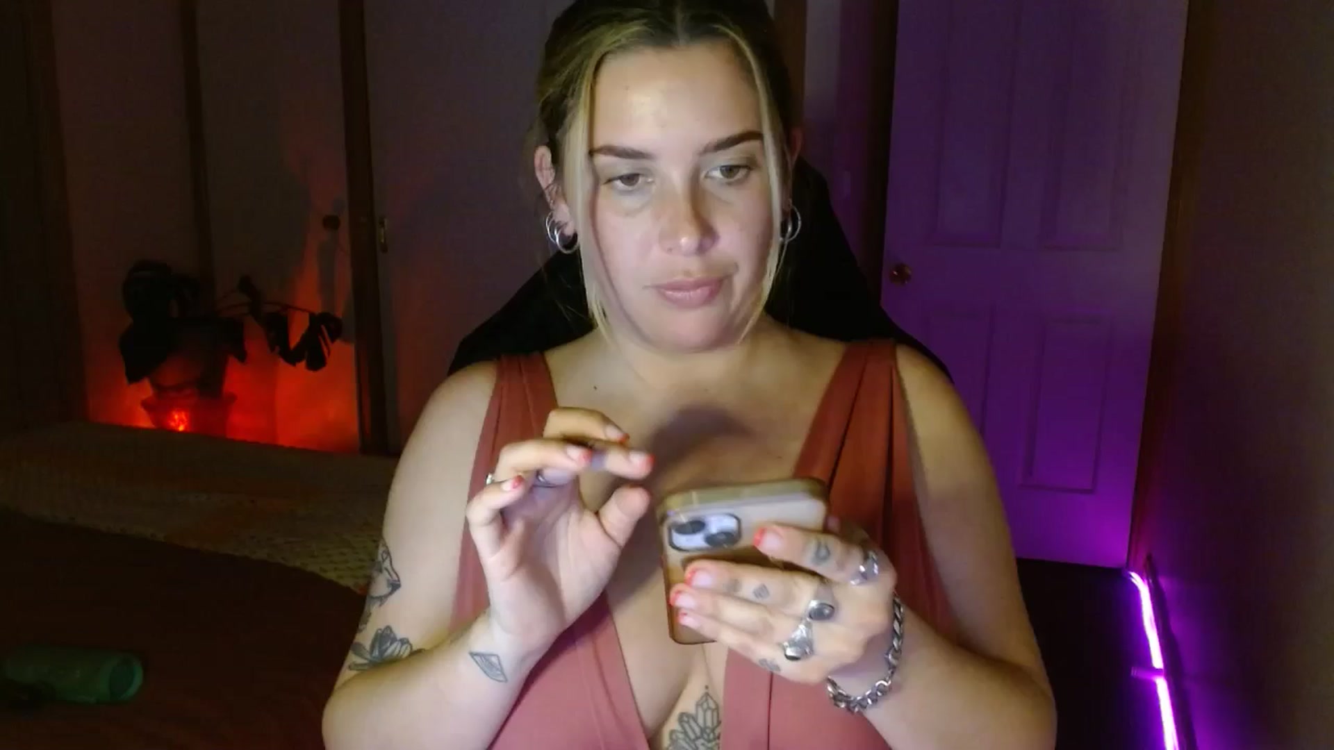 Gallery image thumbnail from HoneyTits_'s myfreecams stream on, 08/05/2024, 09:01 image 10 of 20