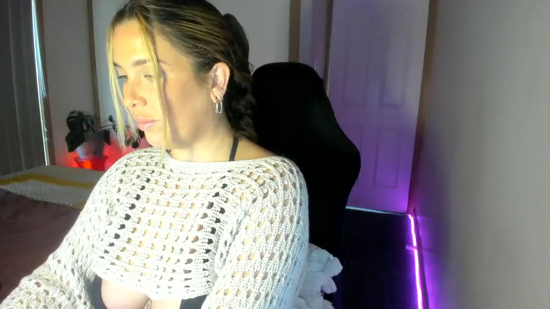 Gallery image thumbnail from HoneyTits_'s myfreecams stream on, 08/06/2024, 06:18 image 4 of 20
