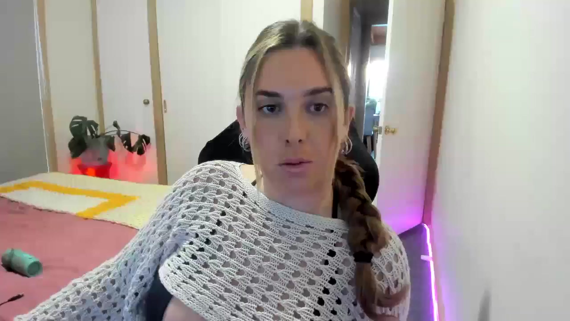 Gallery image thumbnail from HoneyTits_'s myfreecams stream on, 08/06/2024, 07:08 image 12 of 20