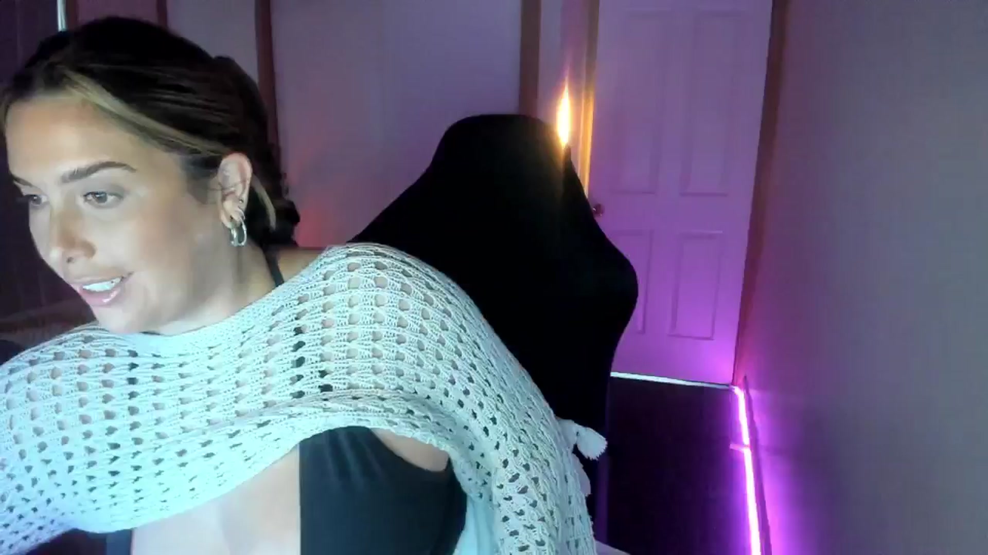 Gallery image thumbnail from HoneyTits_'s myfreecams stream on, 08/06/2024, 09:03 image 1 of 20