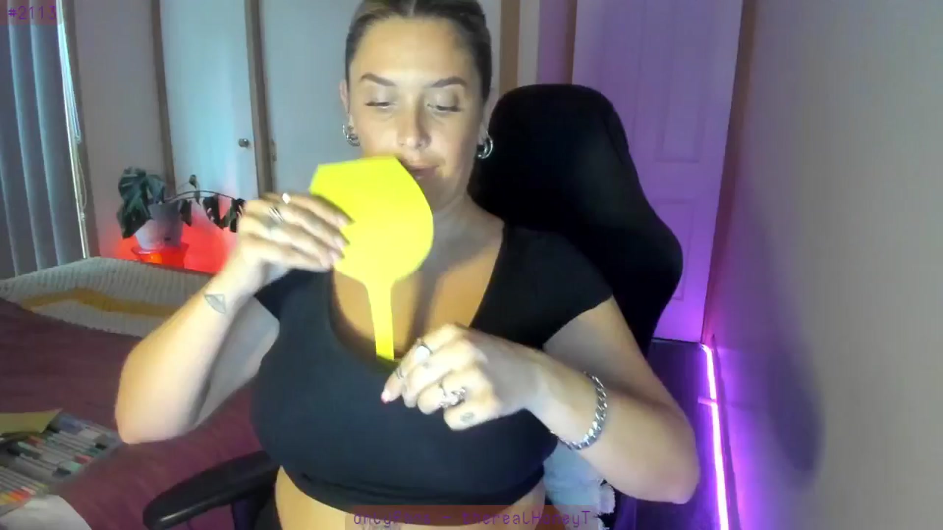 Gallery image thumbnail from HoneyTits_'s myfreecams stream on, 08/08/2024, 06:30 image 8 of 20
