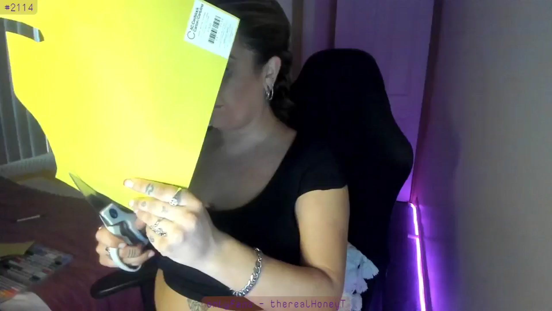 Gallery image thumbnail from HoneyTits_'s myfreecams stream on, 08/08/2024, 06:30 image 9 of 20