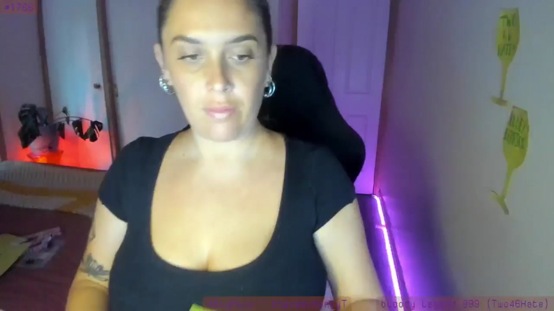 Gallery image thumbnail from HoneyTits_'s myfreecams stream on, 08/08/2024, 08:08 image 7 of 20