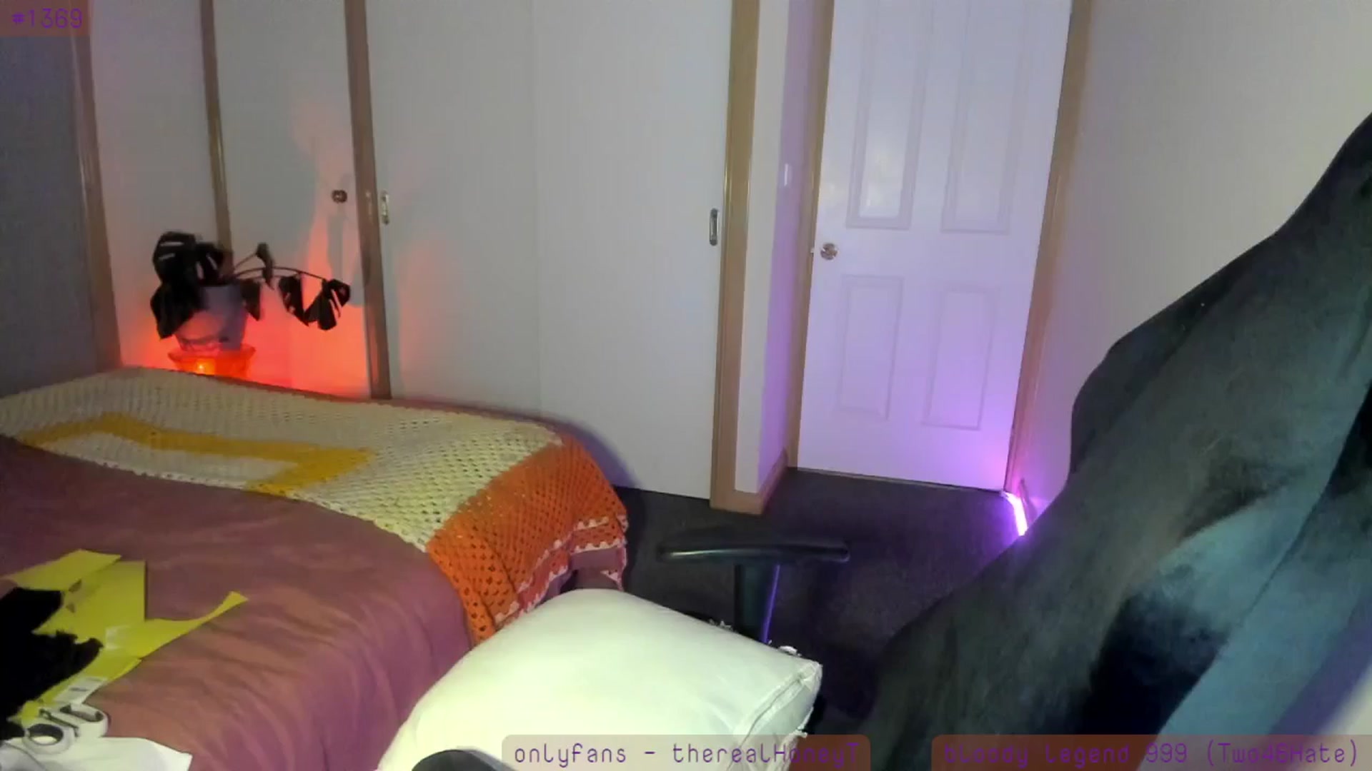 Gallery image thumbnail from HoneyTits_'s myfreecams stream on, 08/08/2024, 08:08 image 18 of 20