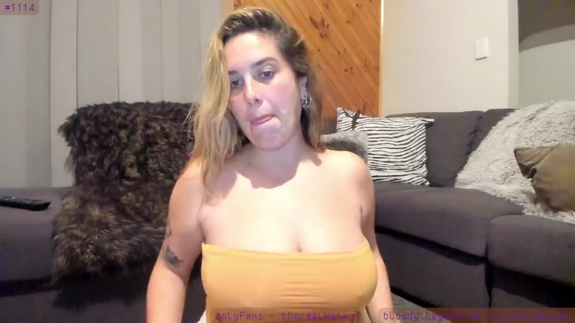 Gallery image thumbnail from HoneyTits_'s myfreecams stream on, 08/11/2024, 08:14 image 5 of 20