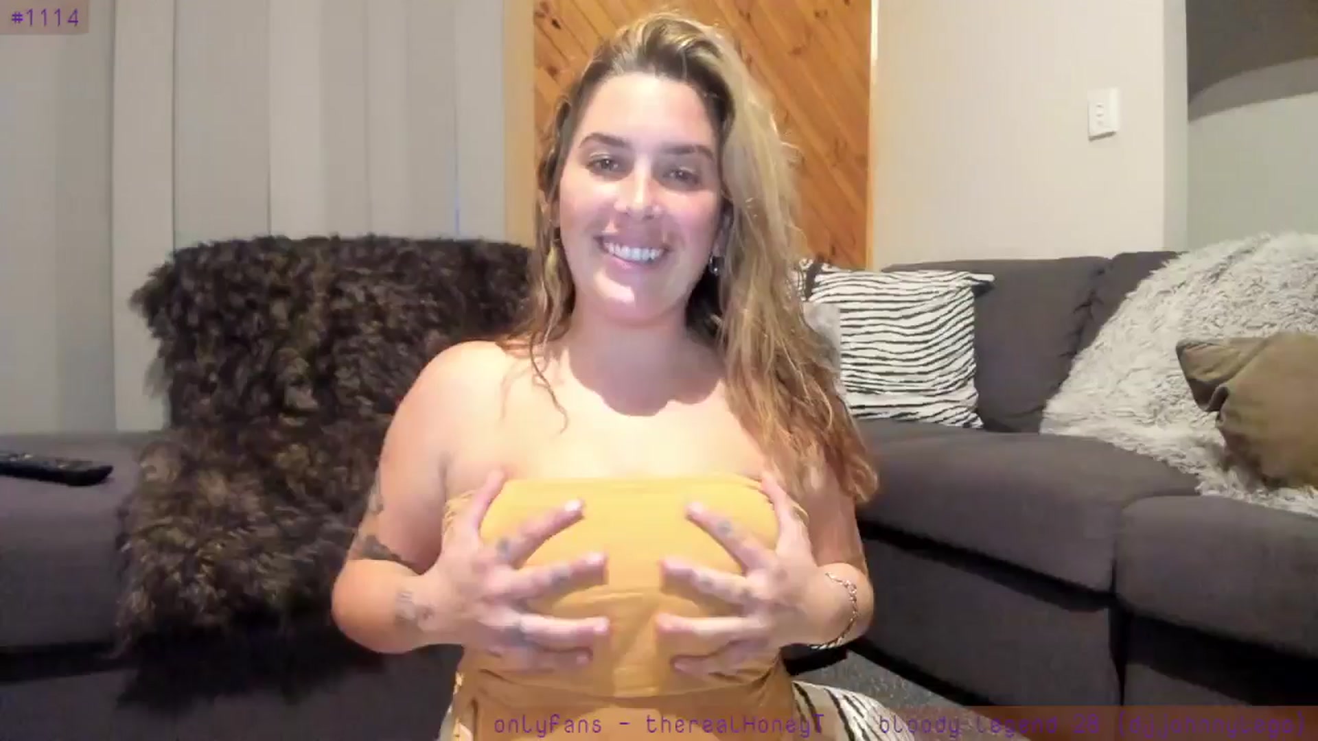 Gallery image thumbnail from HoneyTits_'s myfreecams stream on, 08/11/2024, 08:14 image 3 of 20