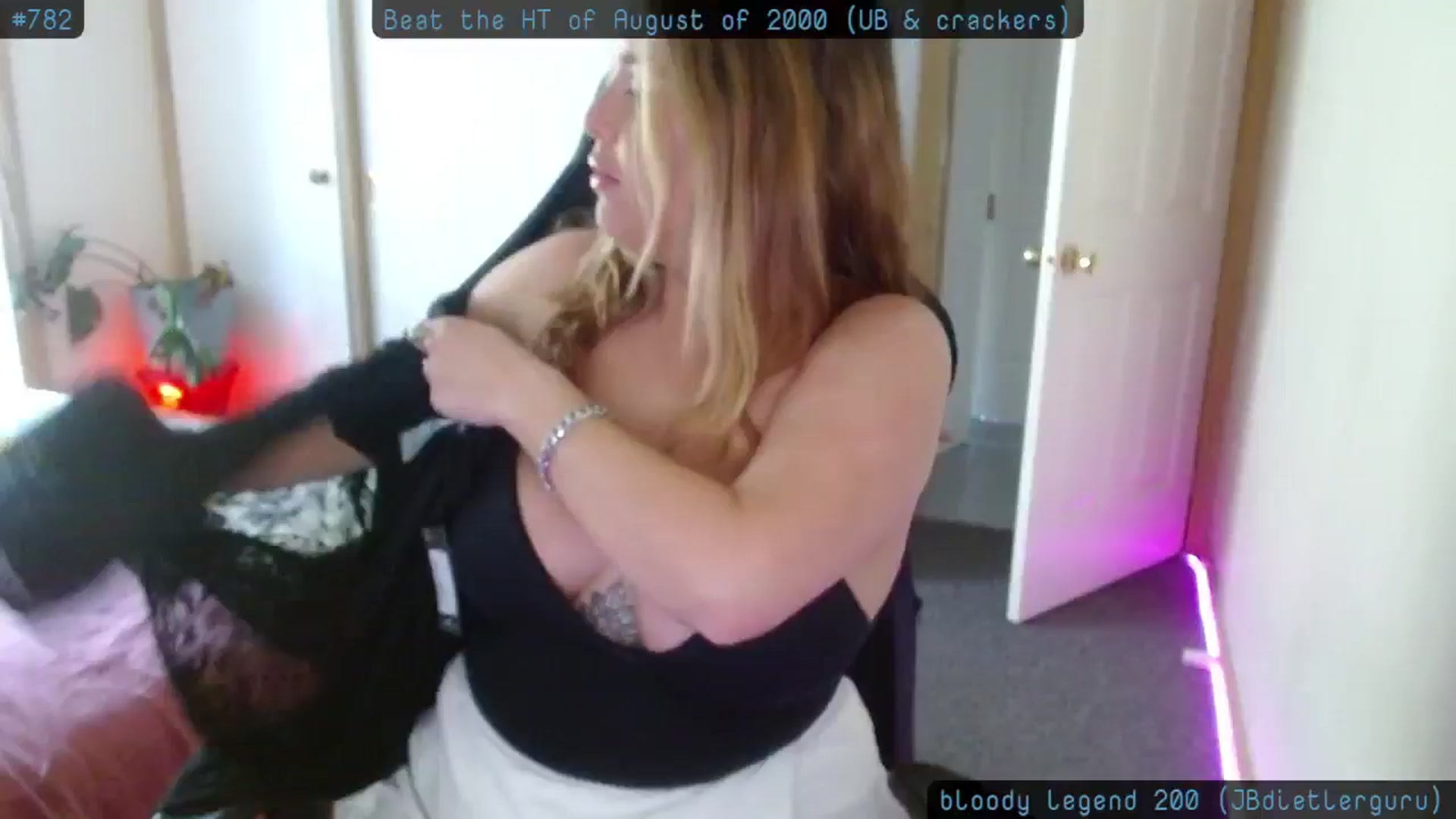 Gallery image thumbnail from HoneyTits_'s myfreecams stream on, 08/22/2024, 06:39 image 12 of 20
