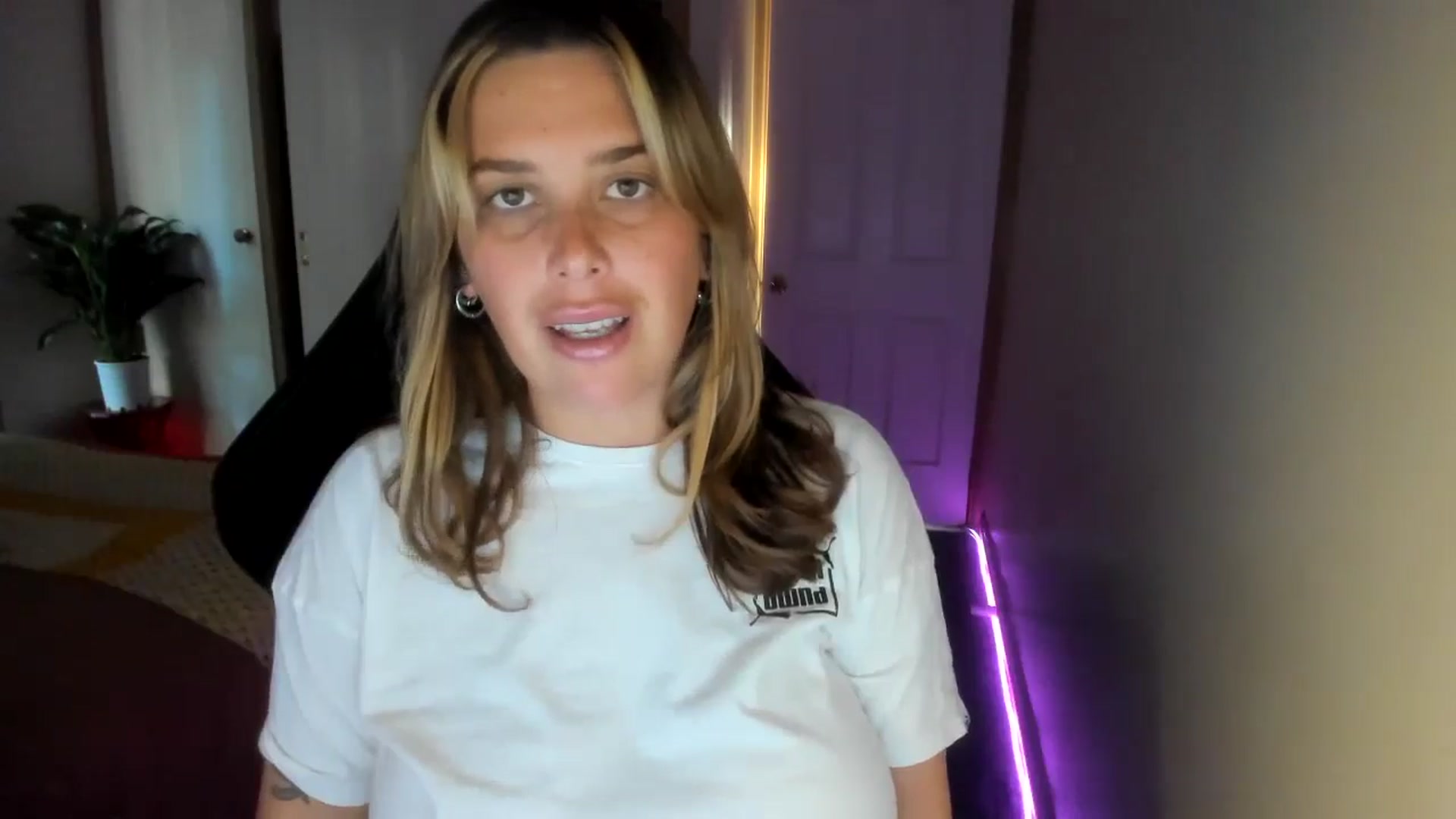 Gallery image thumbnail from HoneyTits_'s myfreecams stream on, 09/01/2024, 07:37 image 14 of 20