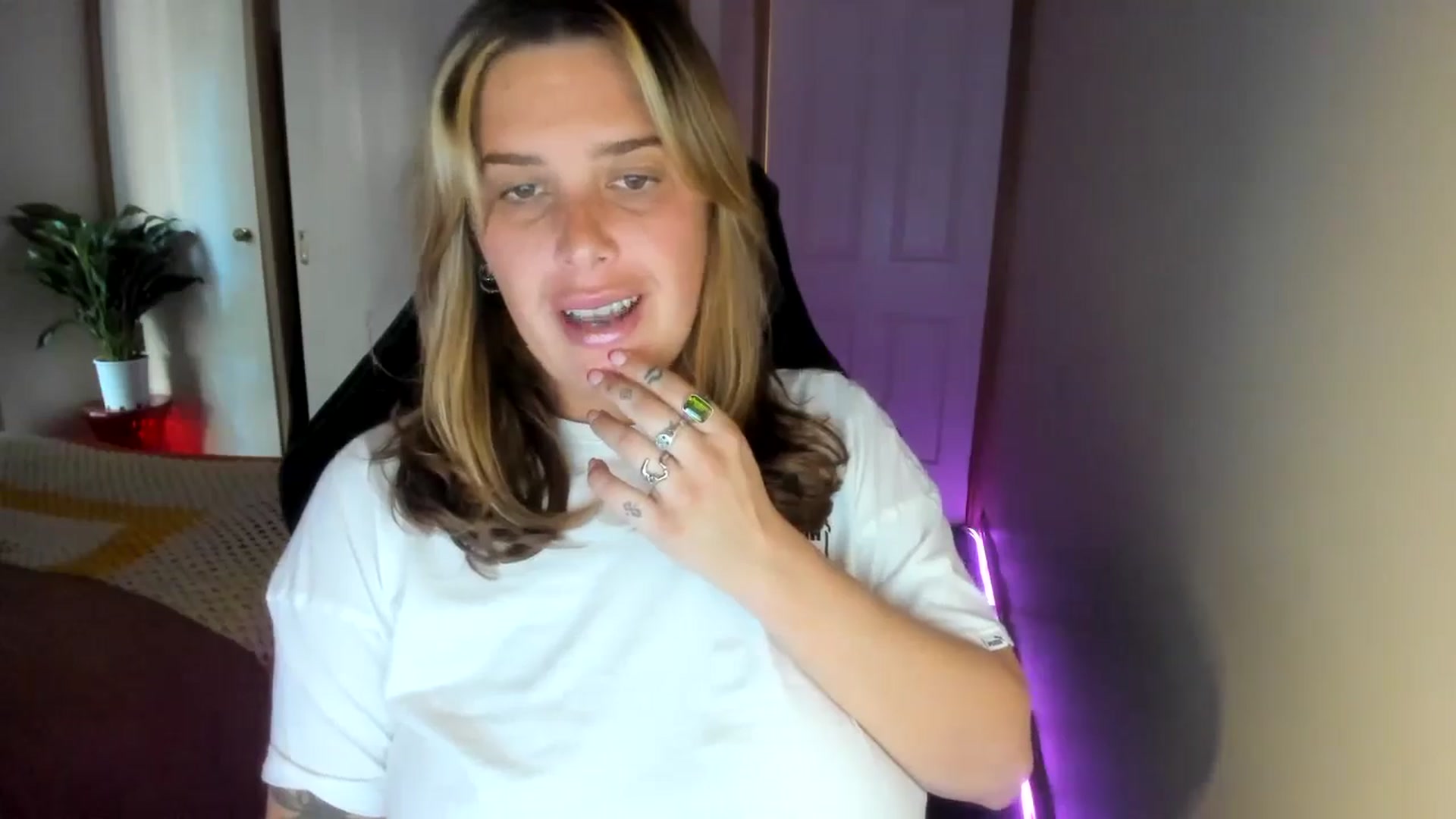 Gallery image thumbnail from HoneyTits_'s myfreecams stream on, 09/01/2024, 07:37 image 2 of 20