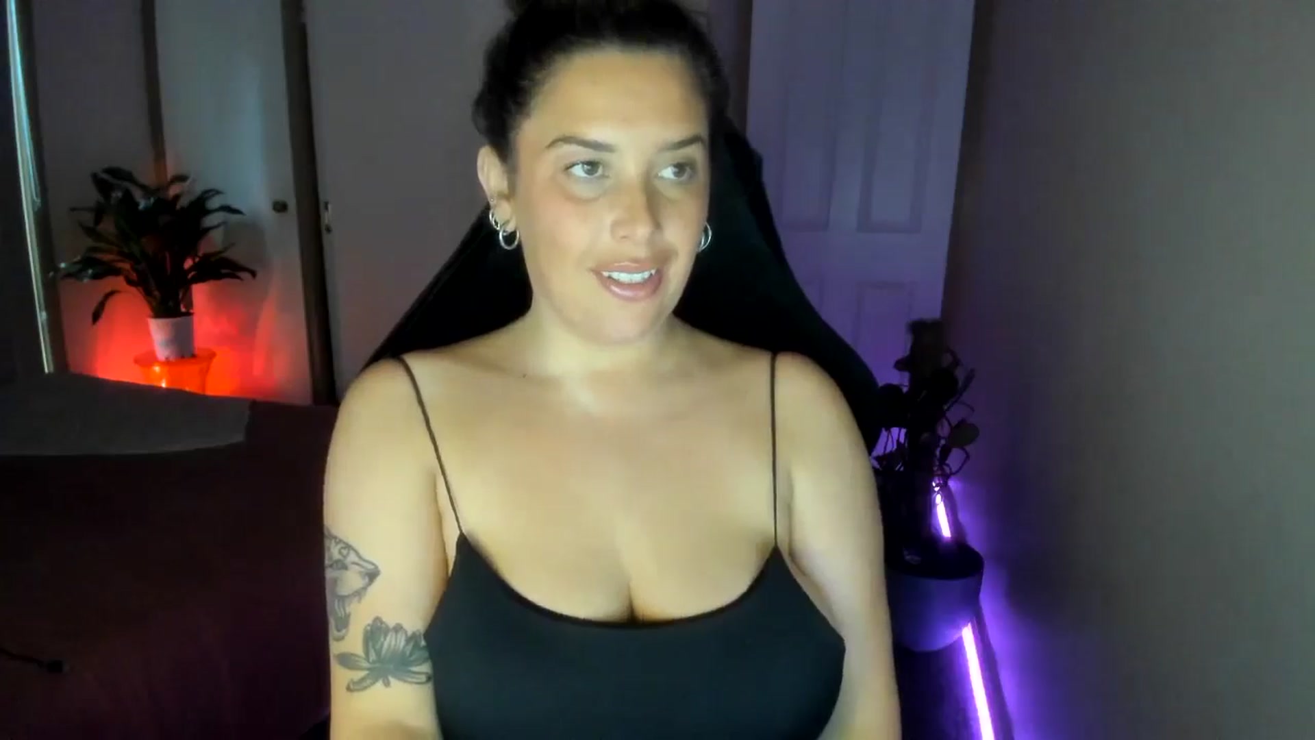 Gallery image thumbnail from HoneyTits_'s myfreecams stream on, 09/11/2024, 07:36 image 2 of 20