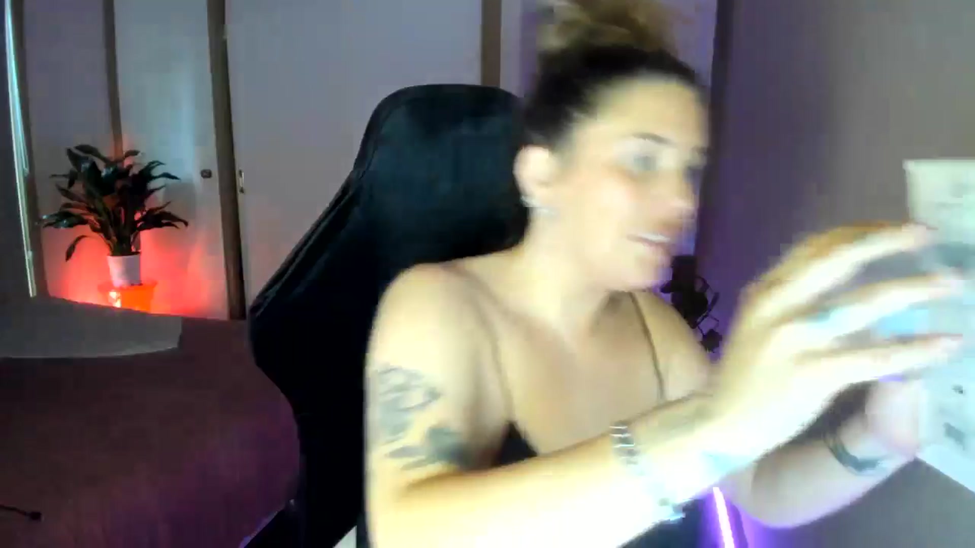 Gallery image thumbnail from HoneyTits_'s myfreecams stream on, 09/11/2024, 07:36 image 6 of 20