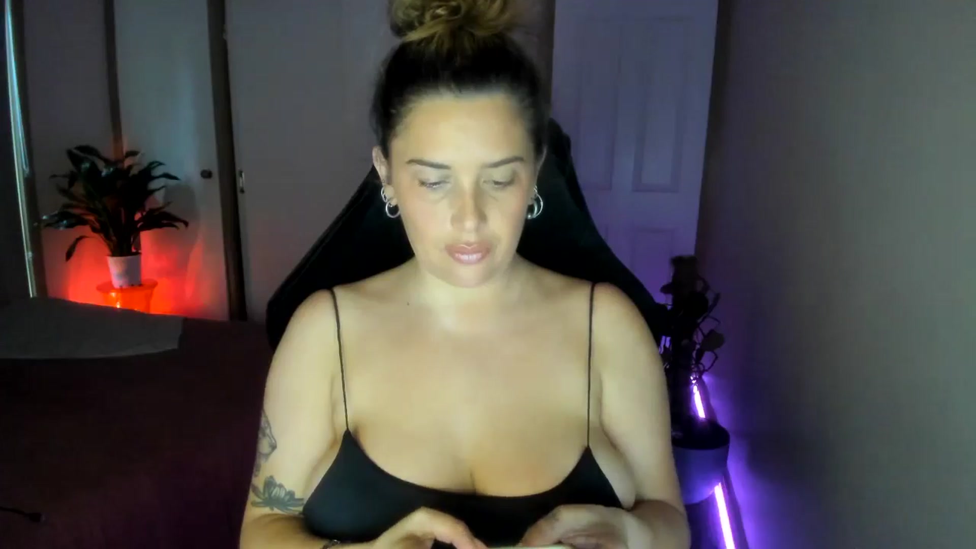 Gallery image thumbnail from HoneyTits_'s myfreecams stream on, 09/11/2024, 07:36 image 5 of 20