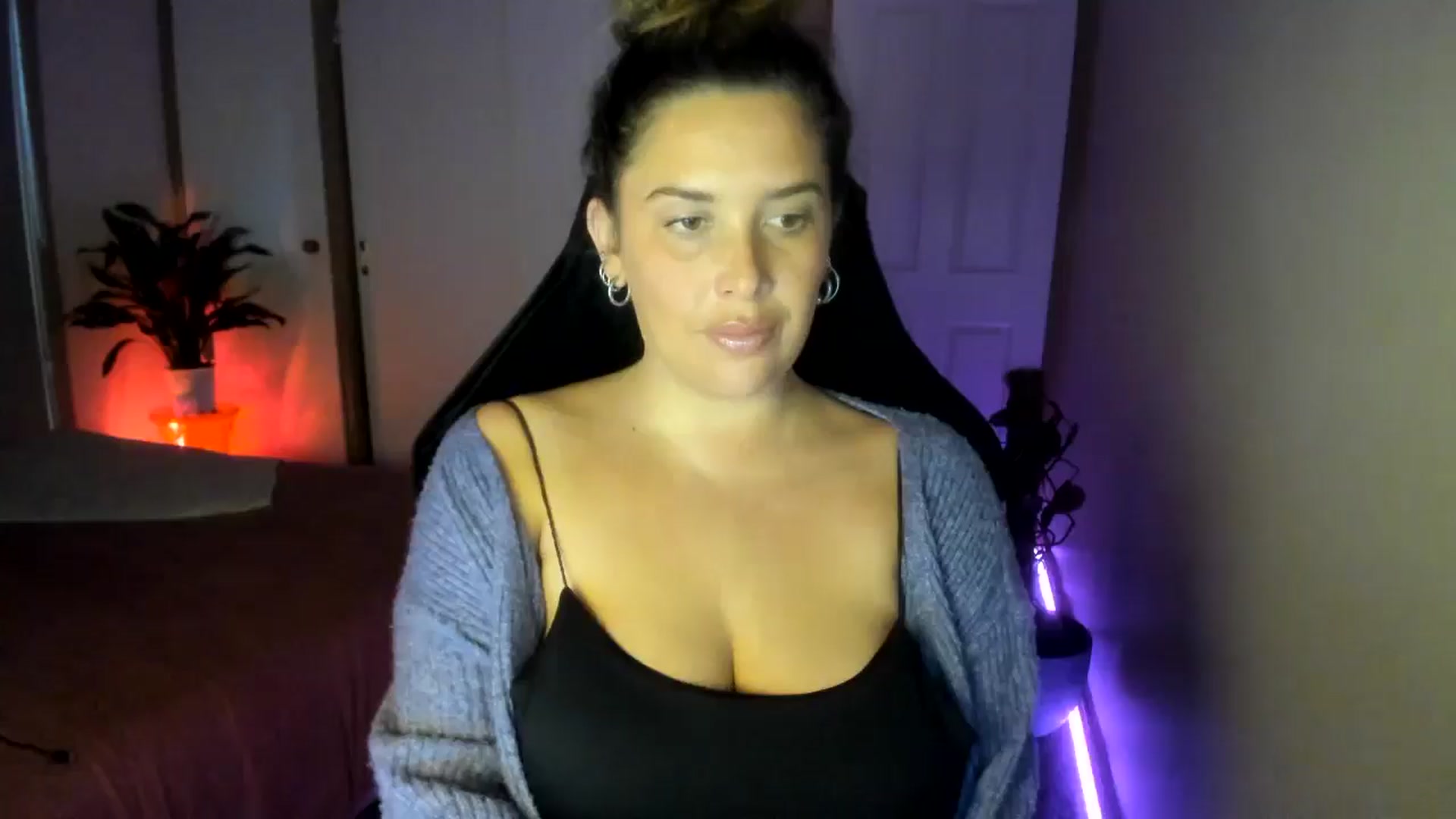 Gallery image thumbnail from HoneyTits_'s myfreecams stream on, 09/11/2024, 08:15 image 7 of 20