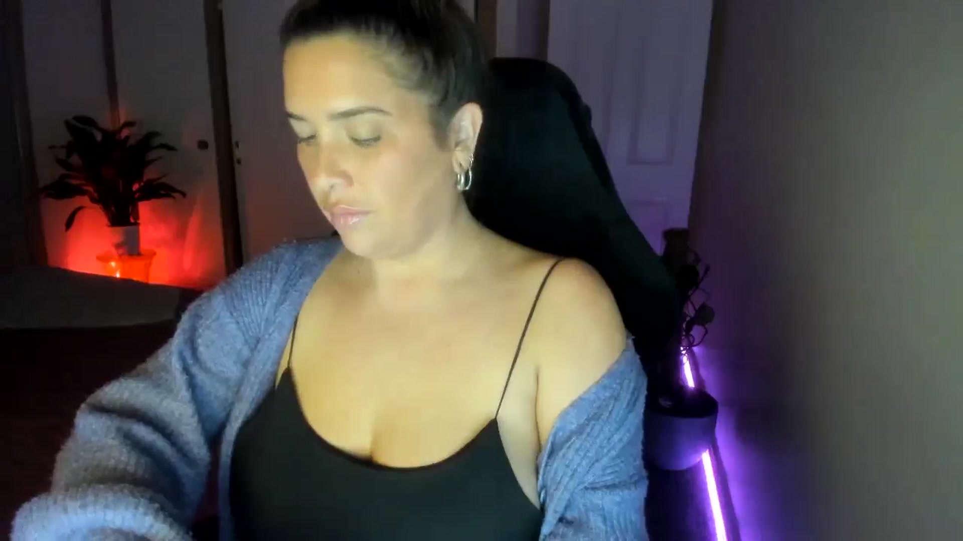 Gallery image thumbnail from HoneyTits_'s myfreecams stream on, 09/11/2024, 08:55 image 14 of 20
