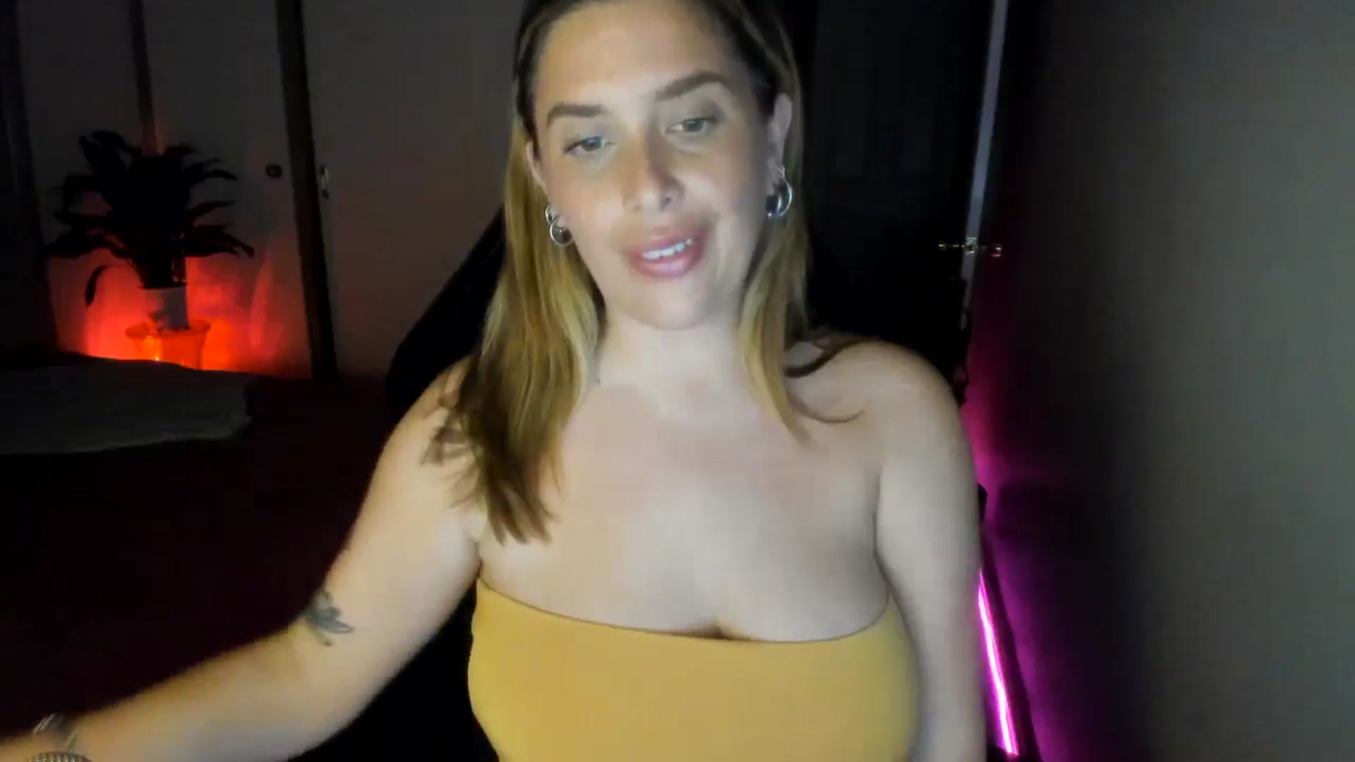 Gallery image thumbnail from HoneyTits_'s myfreecams stream on, 09/18/2024, 09:00 image 14 of 20