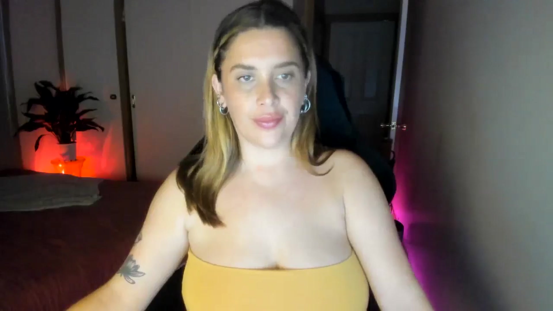 Gallery image thumbnail from HoneyTits_'s myfreecams stream on, 09/18/2024, 09:00 image 9 of 20