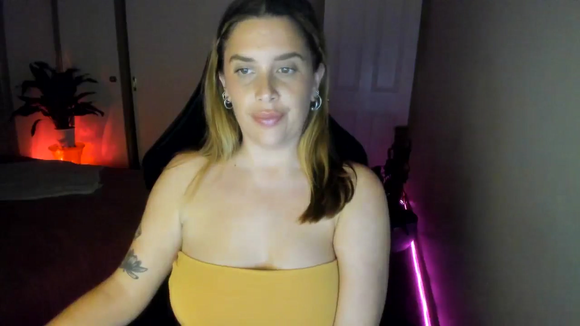 Gallery image thumbnail from HoneyTits_'s myfreecams stream on, 09/18/2024, 09:26 image 18 of 20