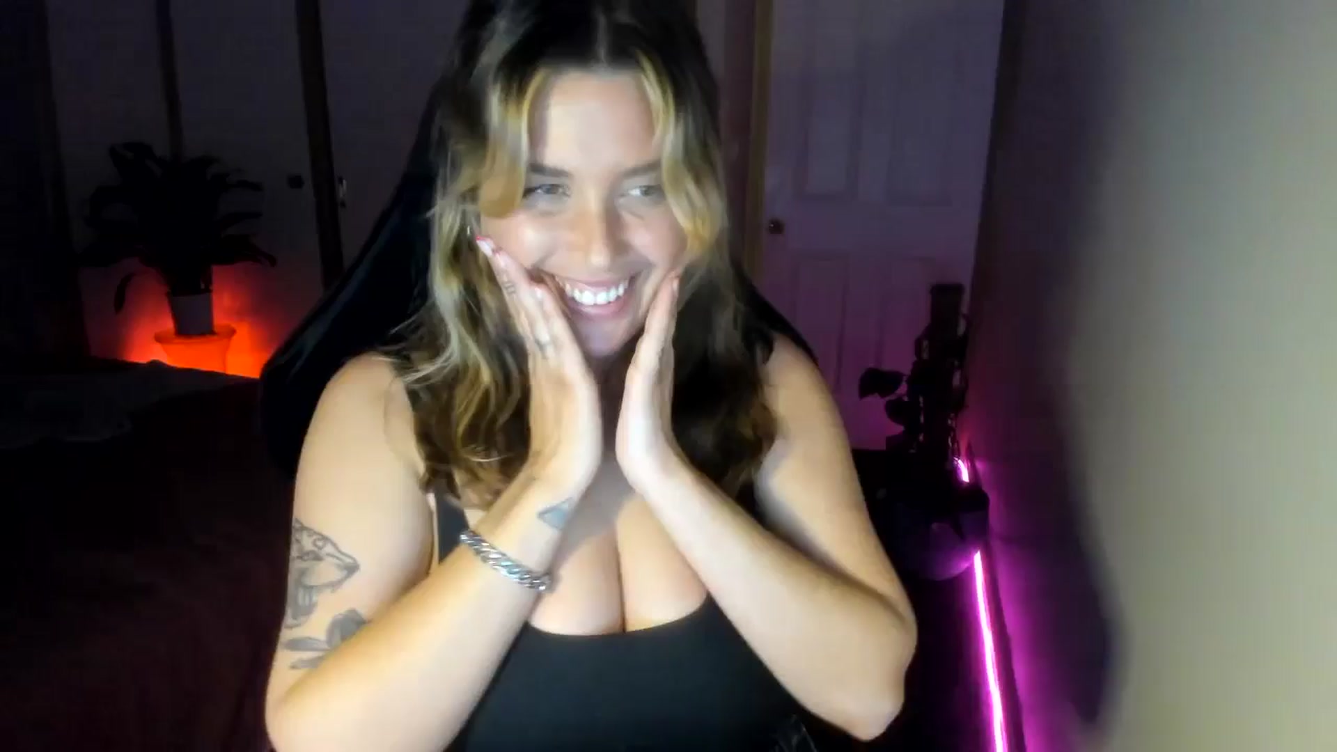 Gallery image thumbnail from HoneyTits_'s myfreecams stream on, 09/19/2024, 09:59 image 13 of 20