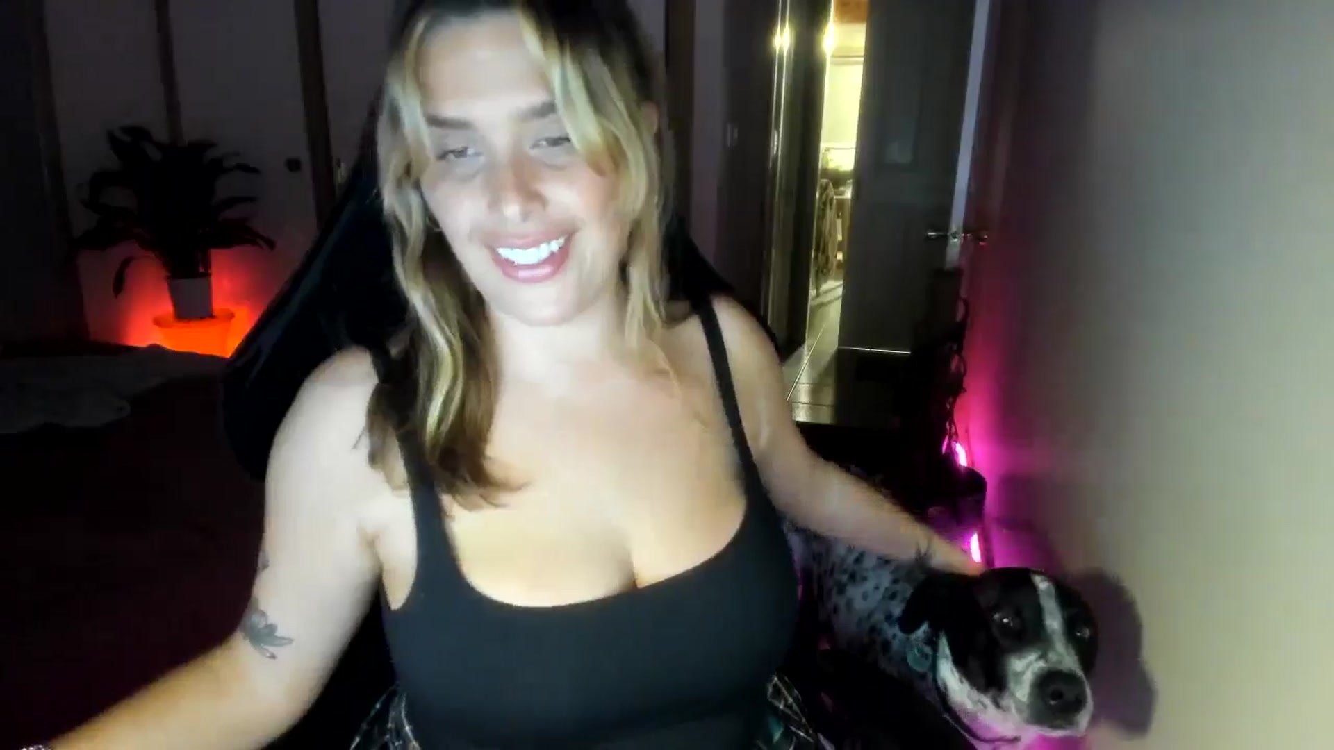 Gallery image thumbnail from HoneyTits_'s myfreecams stream on, 09/19/2024, 10:54 image 15 of 20