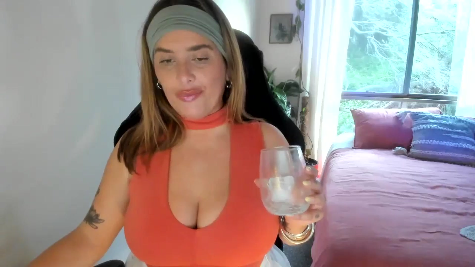 Gallery image thumbnail from HoneyTits_'s myfreecams stream on, 09/26/2024, 10:36 image 3 of 20