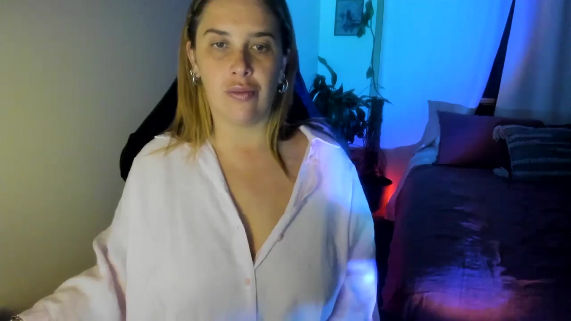 Gallery image thumbnail from HoneyTits_'s myfreecams stream on, 09/29/2024, 09:45 image 10 of 20