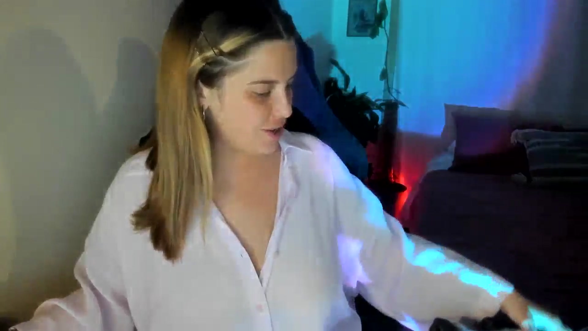 Gallery image thumbnail from HoneyTits_'s myfreecams stream on, 09/29/2024, 09:45 image 15 of 20