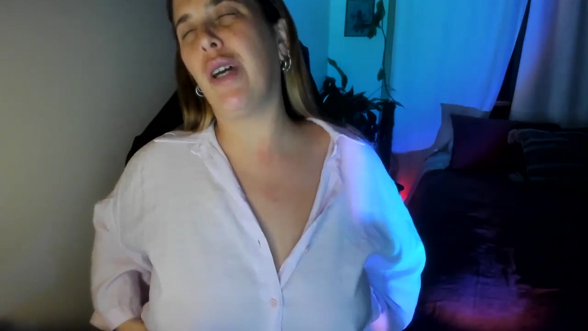 Gallery image thumbnail from HoneyTits_'s myfreecams stream on, 09/29/2024, 09:45 image 9 of 20