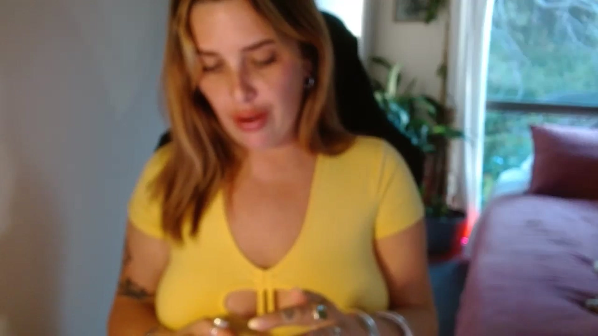 Gallery image thumbnail from HoneyTits_'s myfreecams stream on, 10/01/2024, 08:27 image 9 of 20