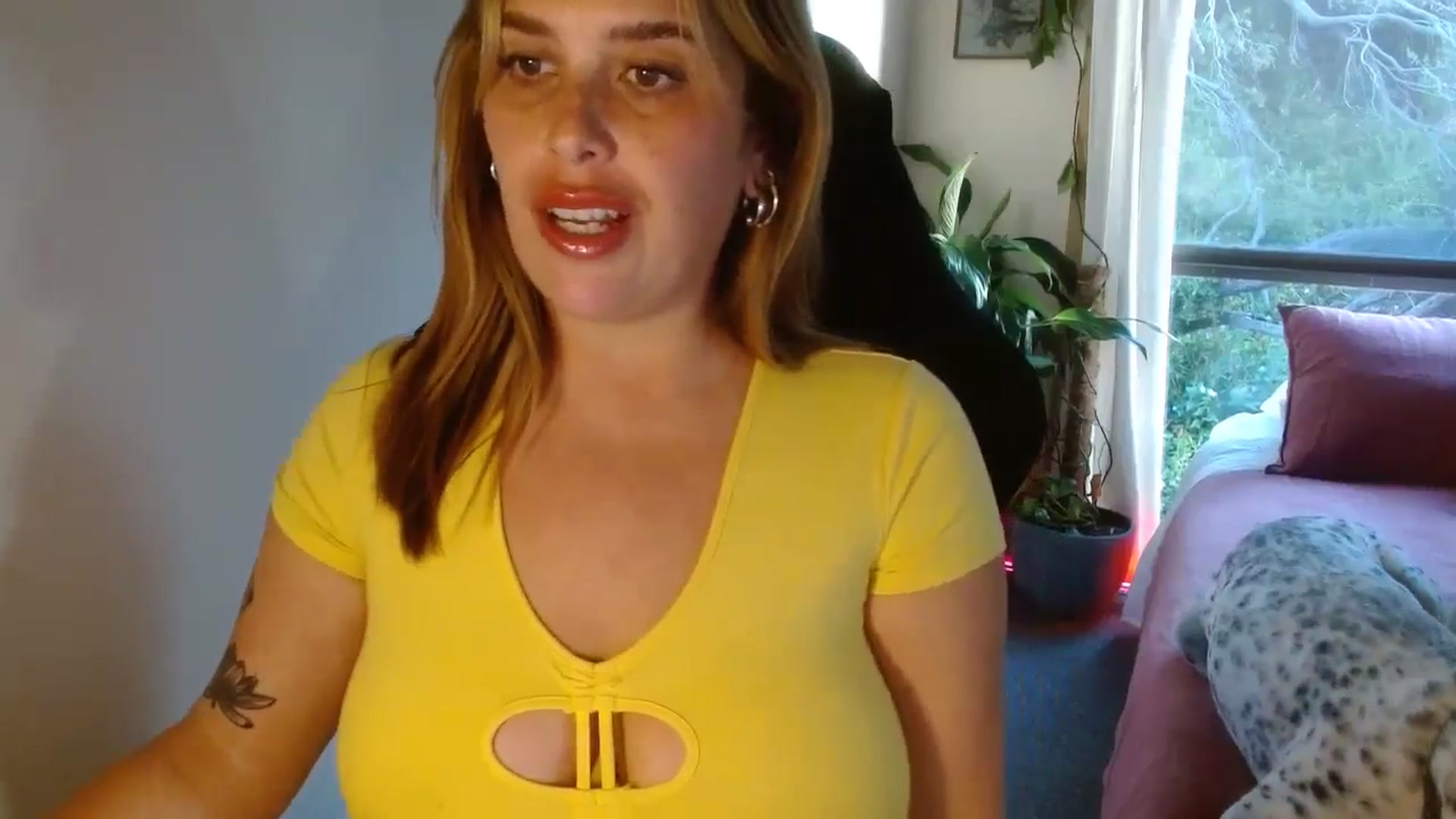 Gallery image thumbnail from HoneyTits_'s myfreecams stream on, 10/01/2024, 08:27 image 7 of 20